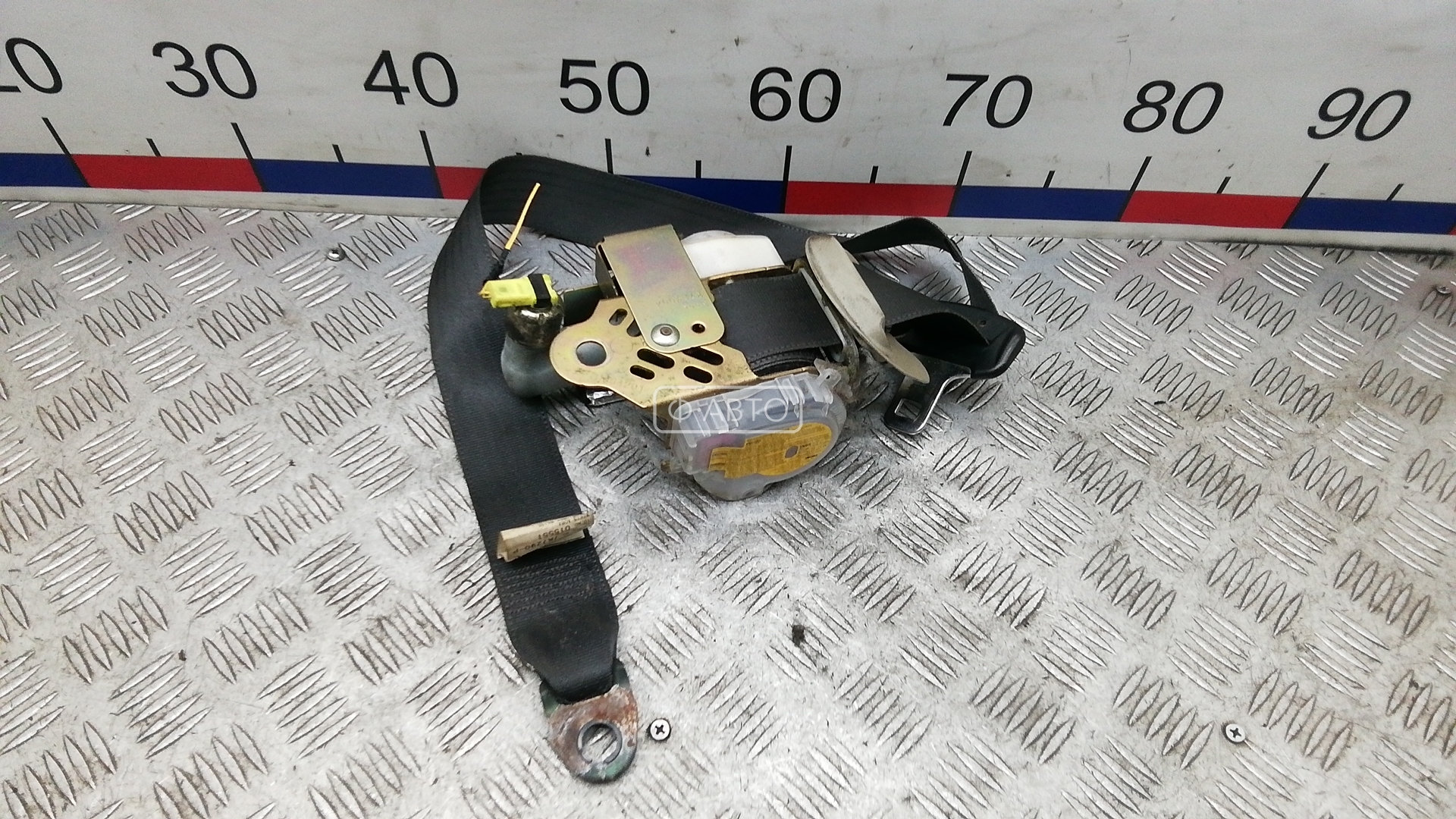 Ремень безопасности с пиропатроном сиденья переднего