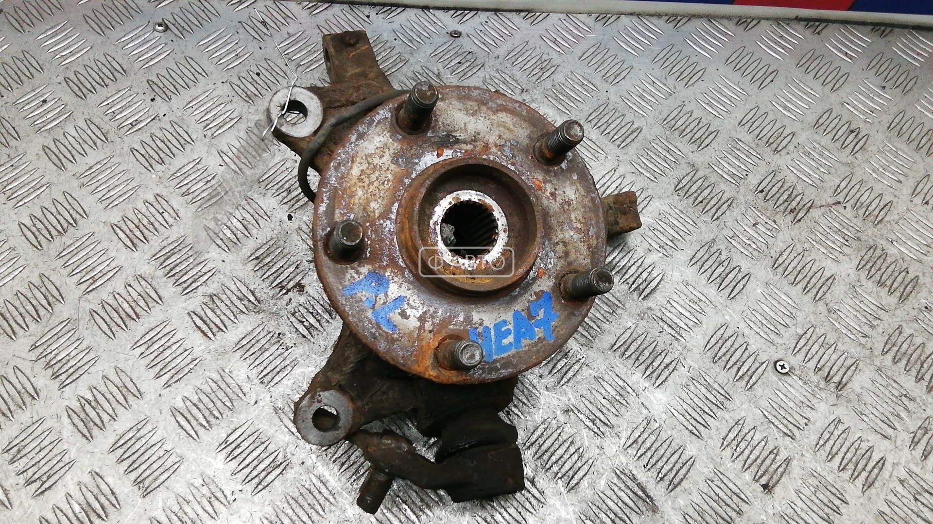 Ступица передняя левая