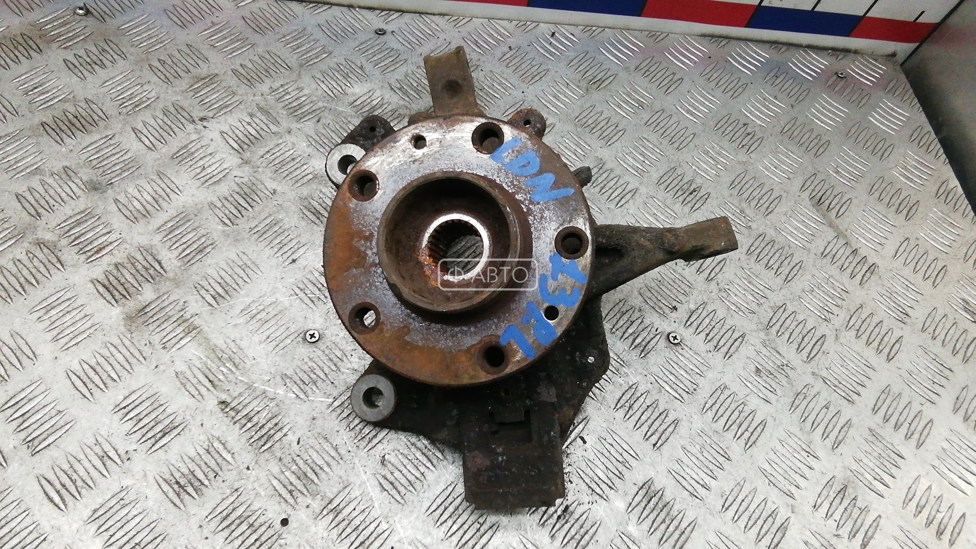 Ступица передняя левая