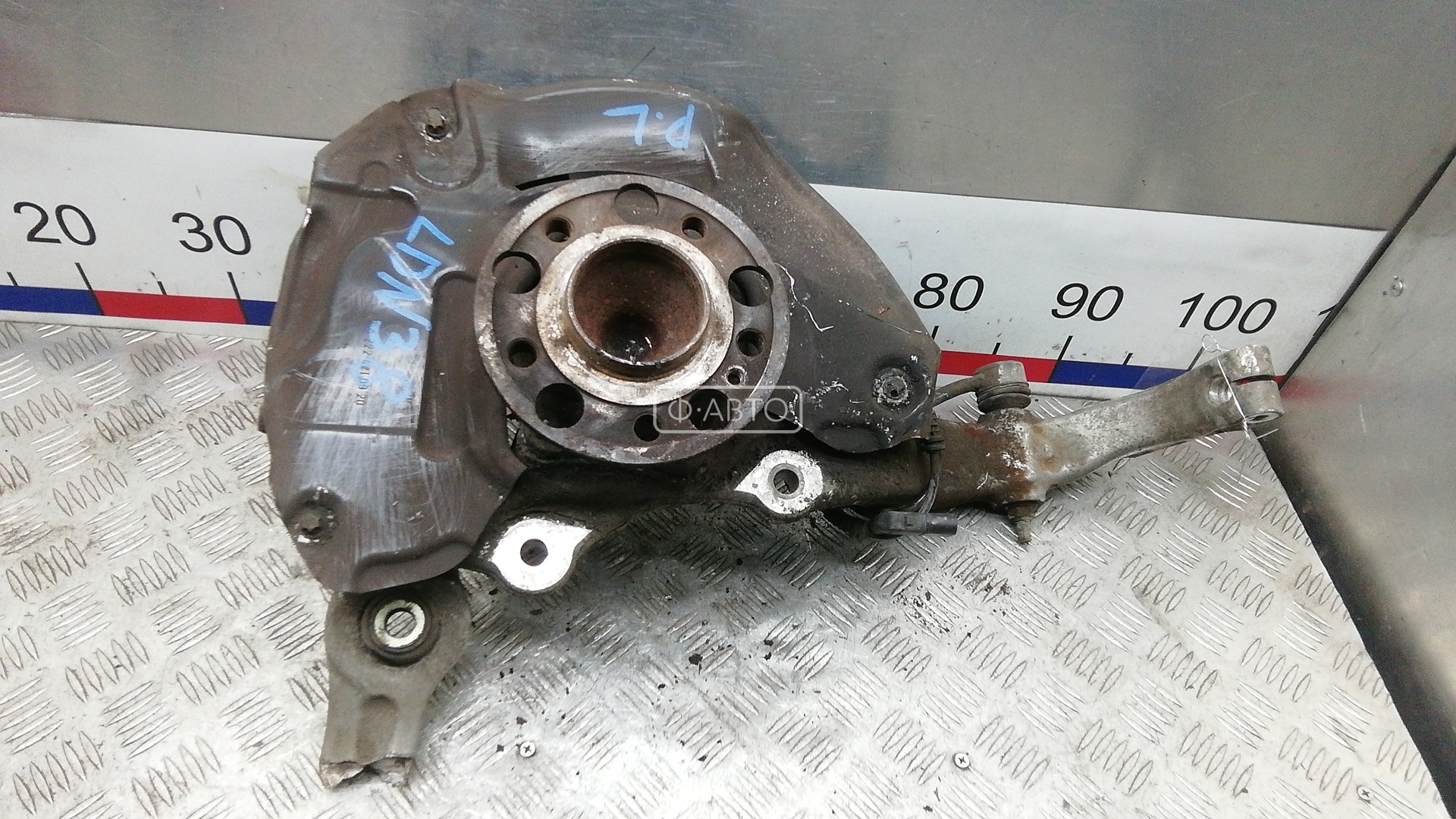 Ступица передняя левая