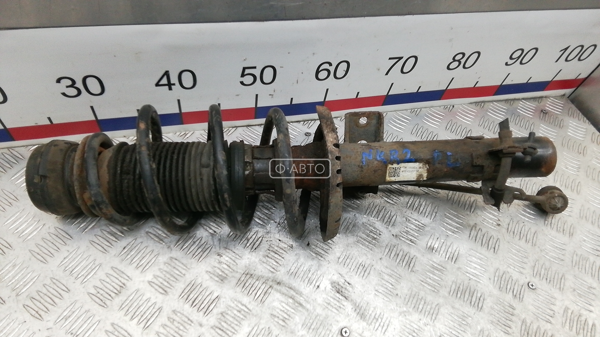 Стойка передняя левая