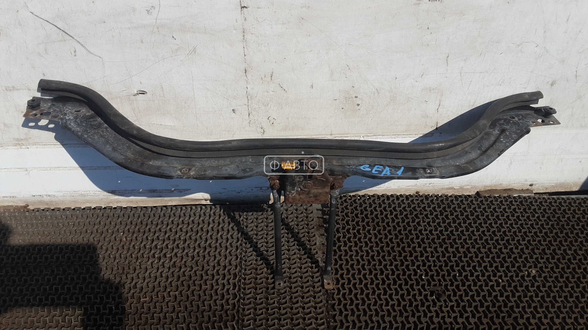 Рамка капота