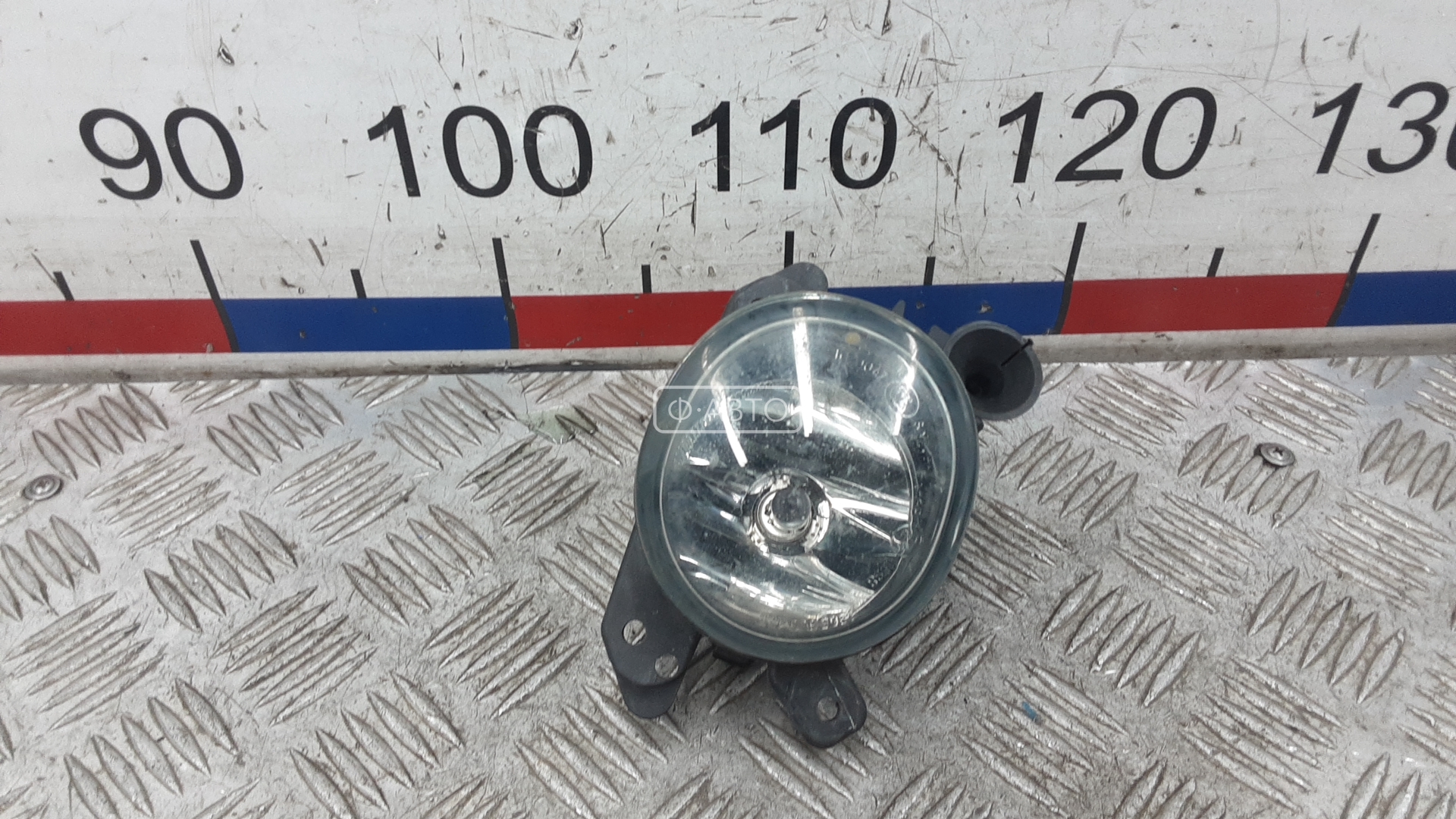 Фара галогенная левая передняя