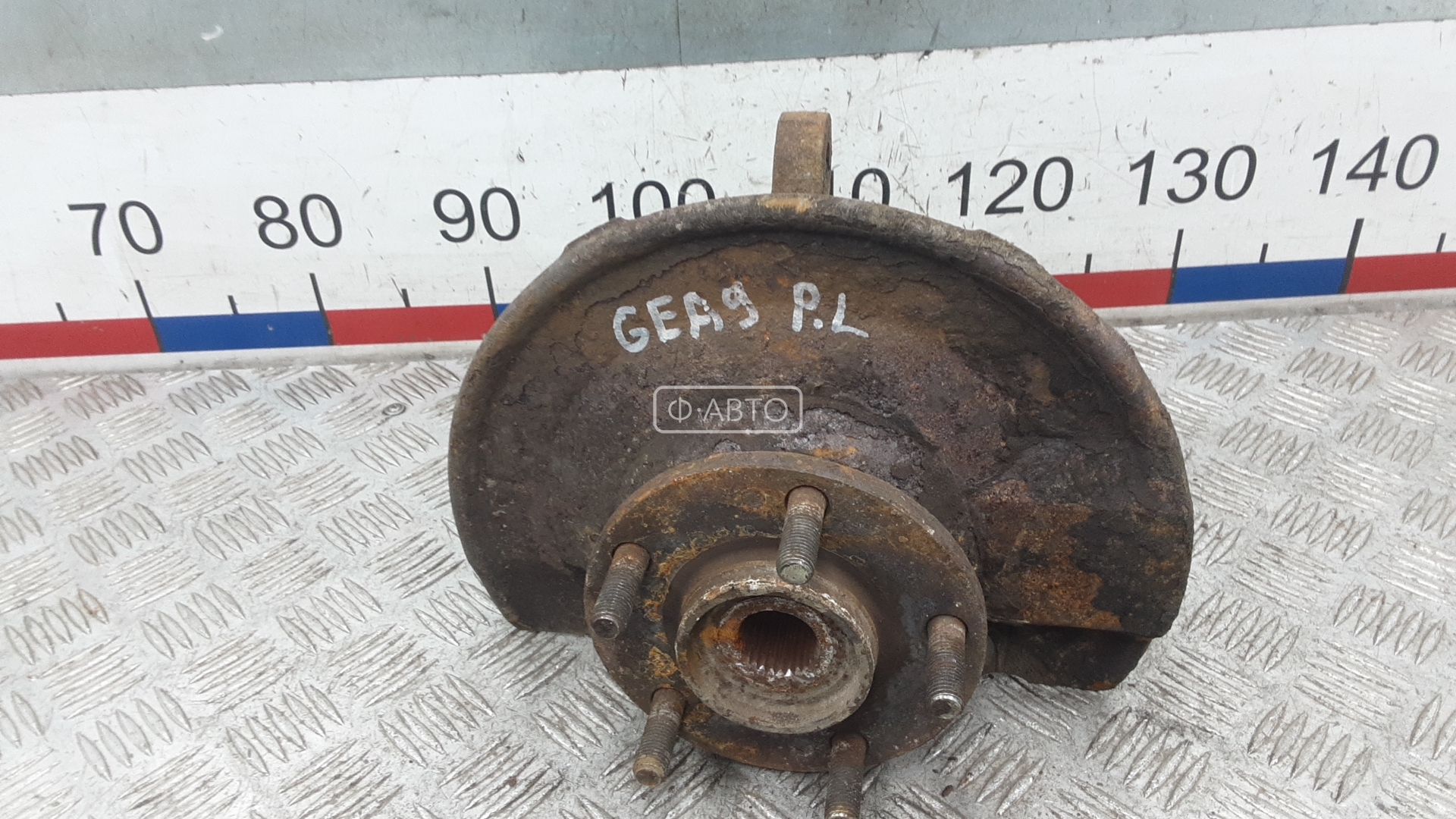 Ступица передняя левая