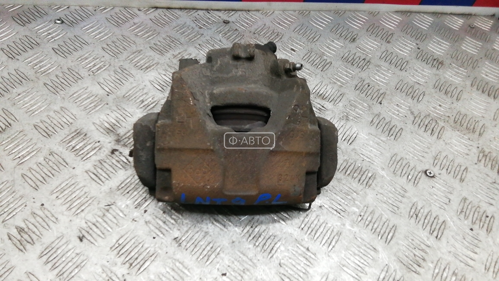 Суппорт тормозной передний левый