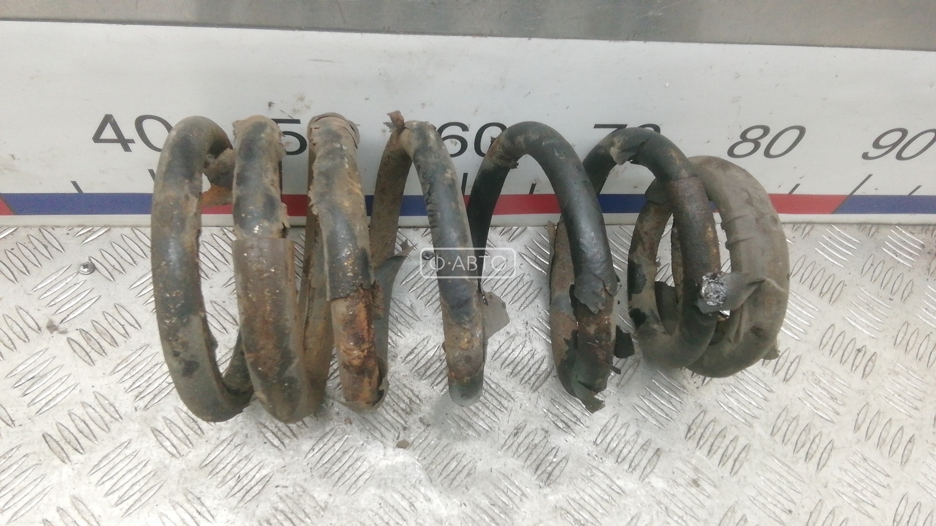 Пружина задняя