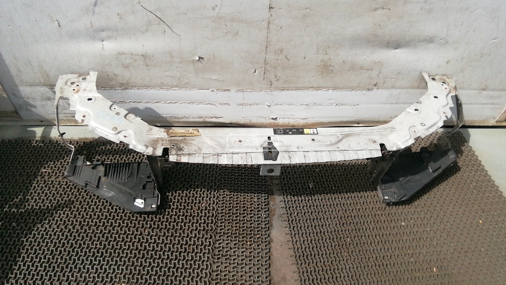 Передняя панель крепления облицовки (телевизор)