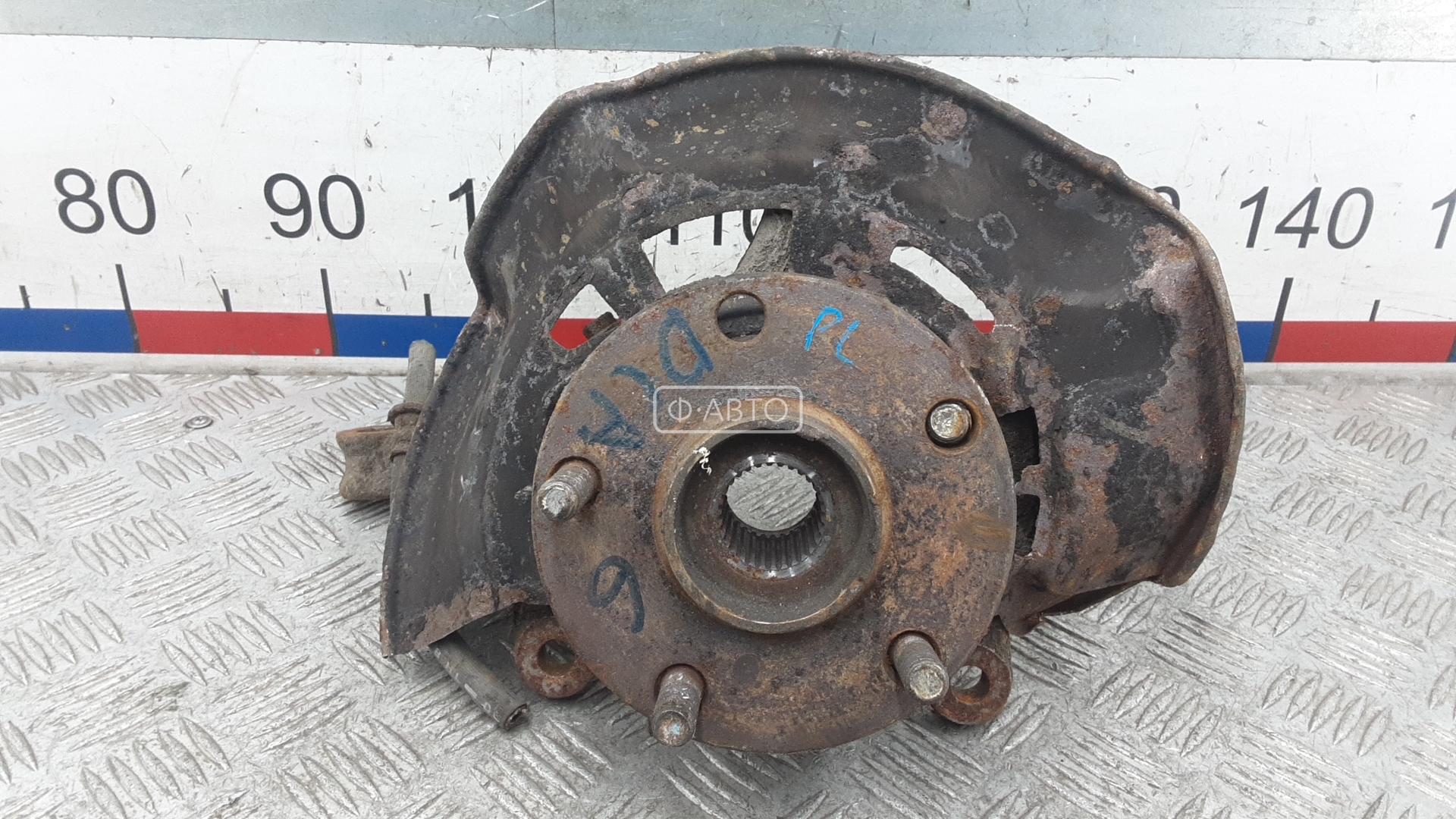 Ступица передняя левая