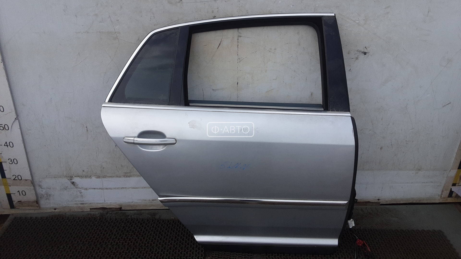 Дверь задняя правая