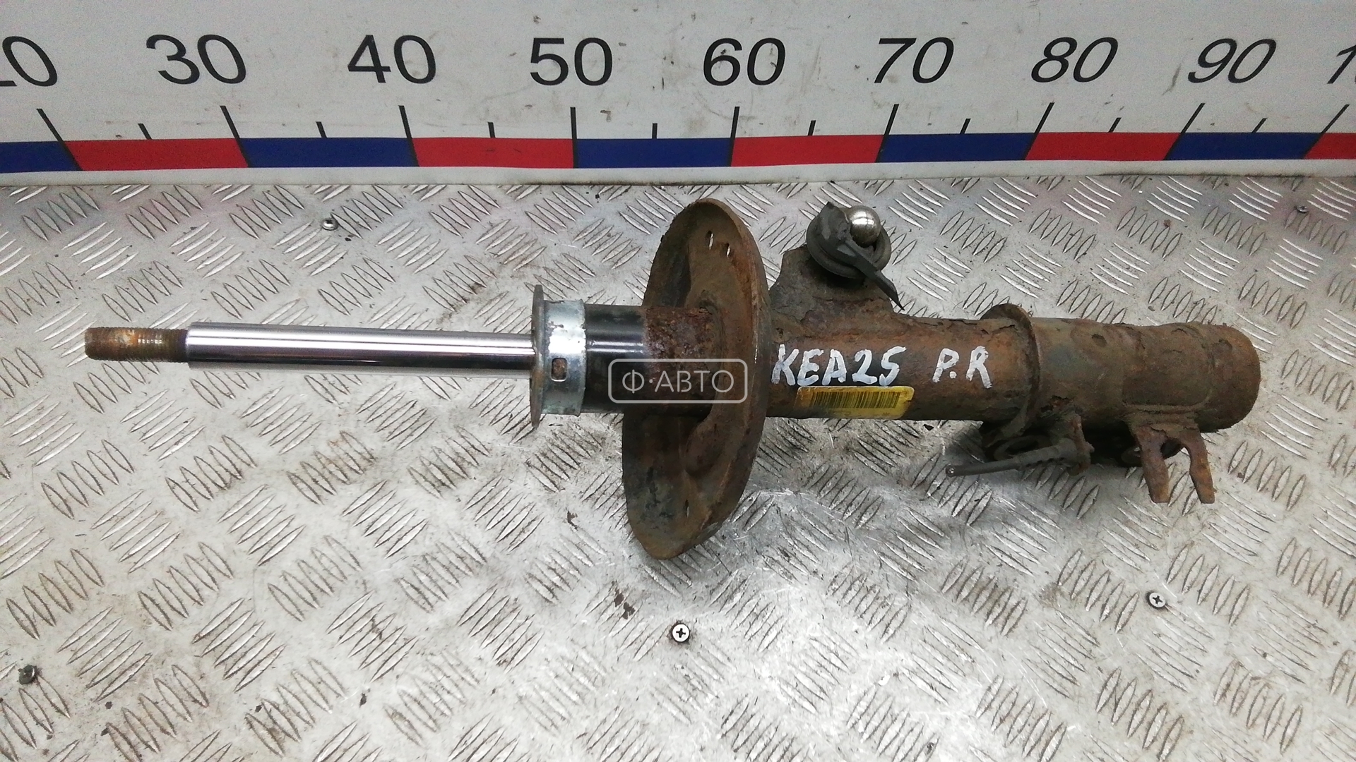 Амортизатор передний правый