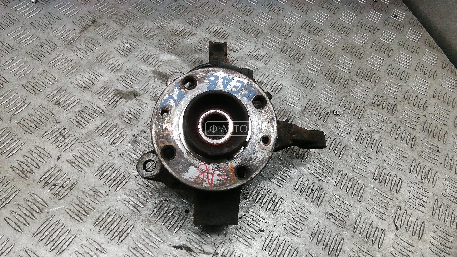 Ступица передняя левая