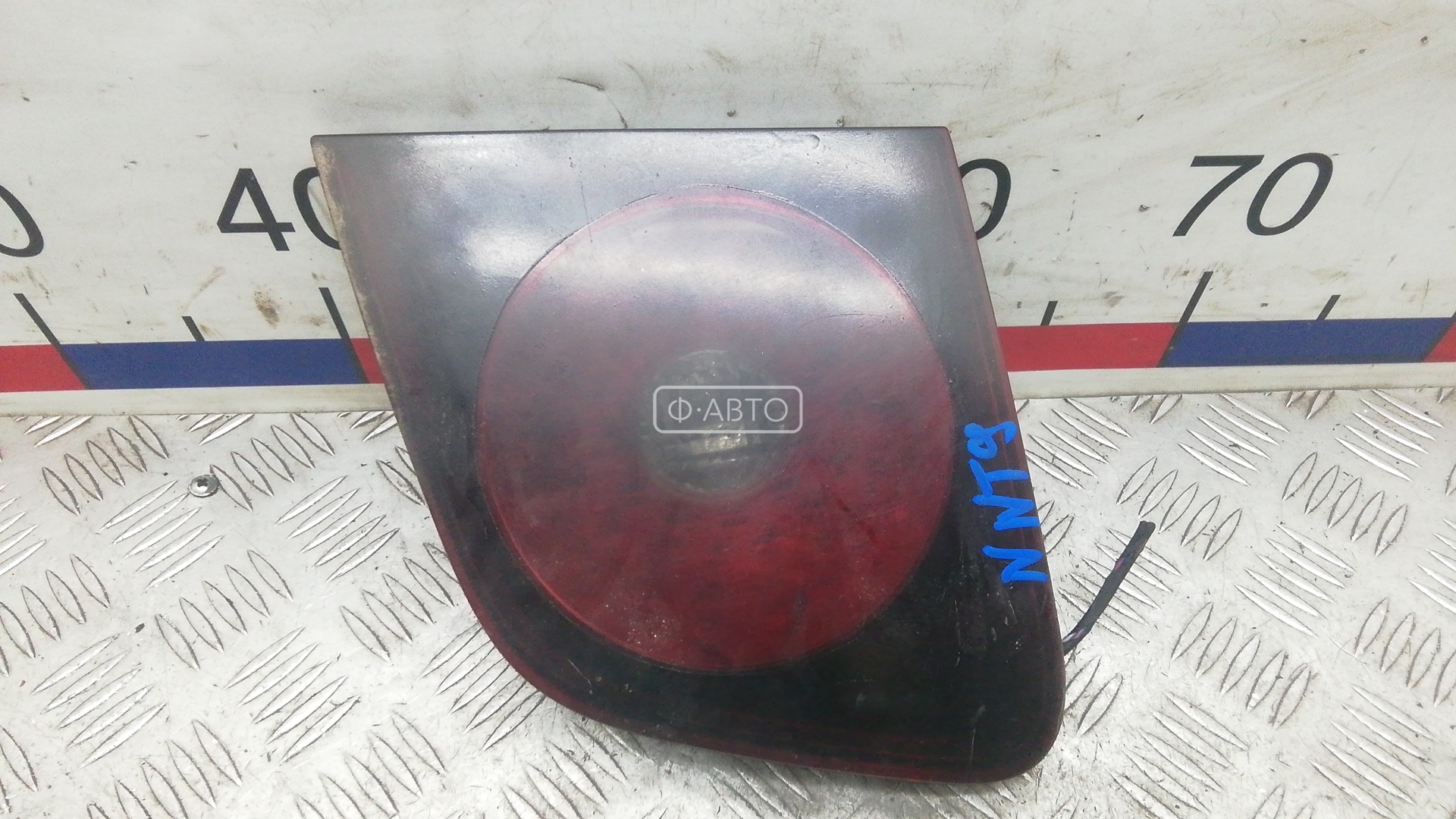 Фонарь правый крышки багажника