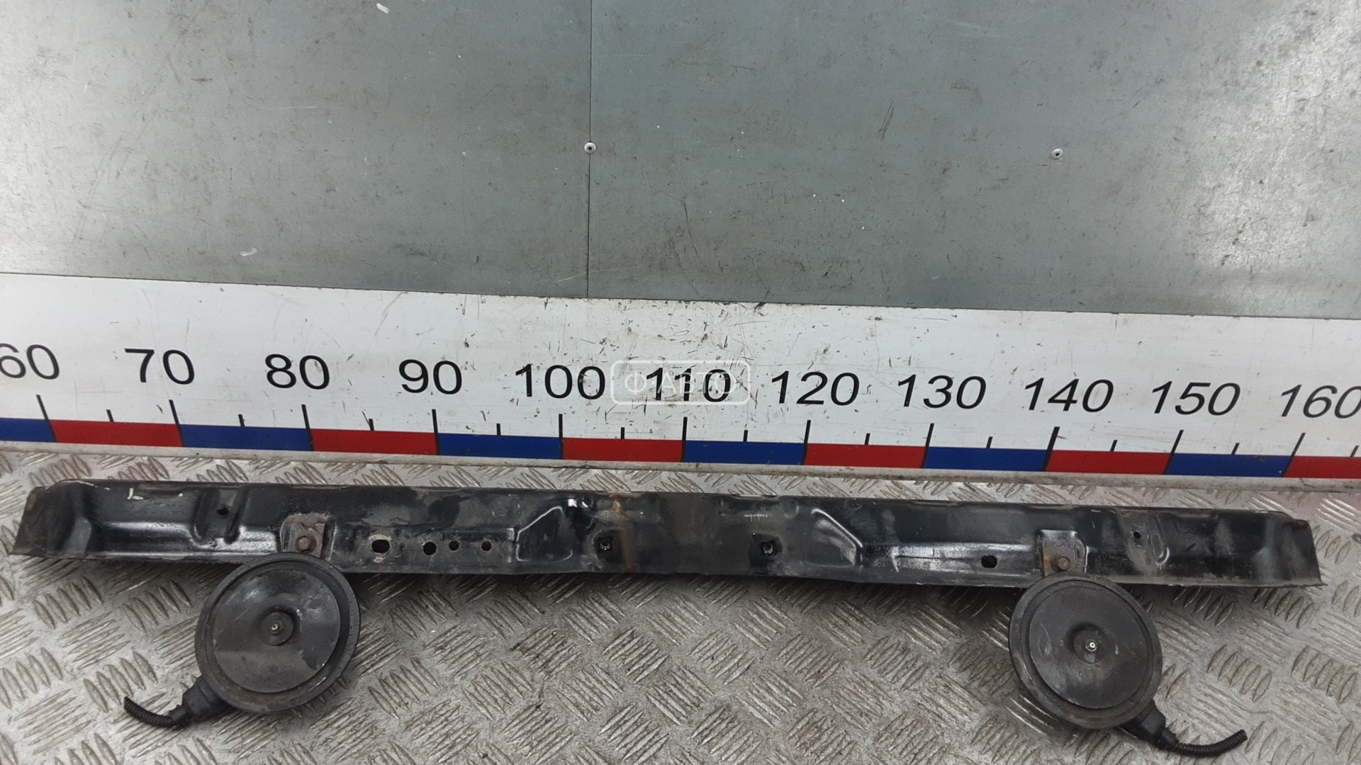 Рамка капота