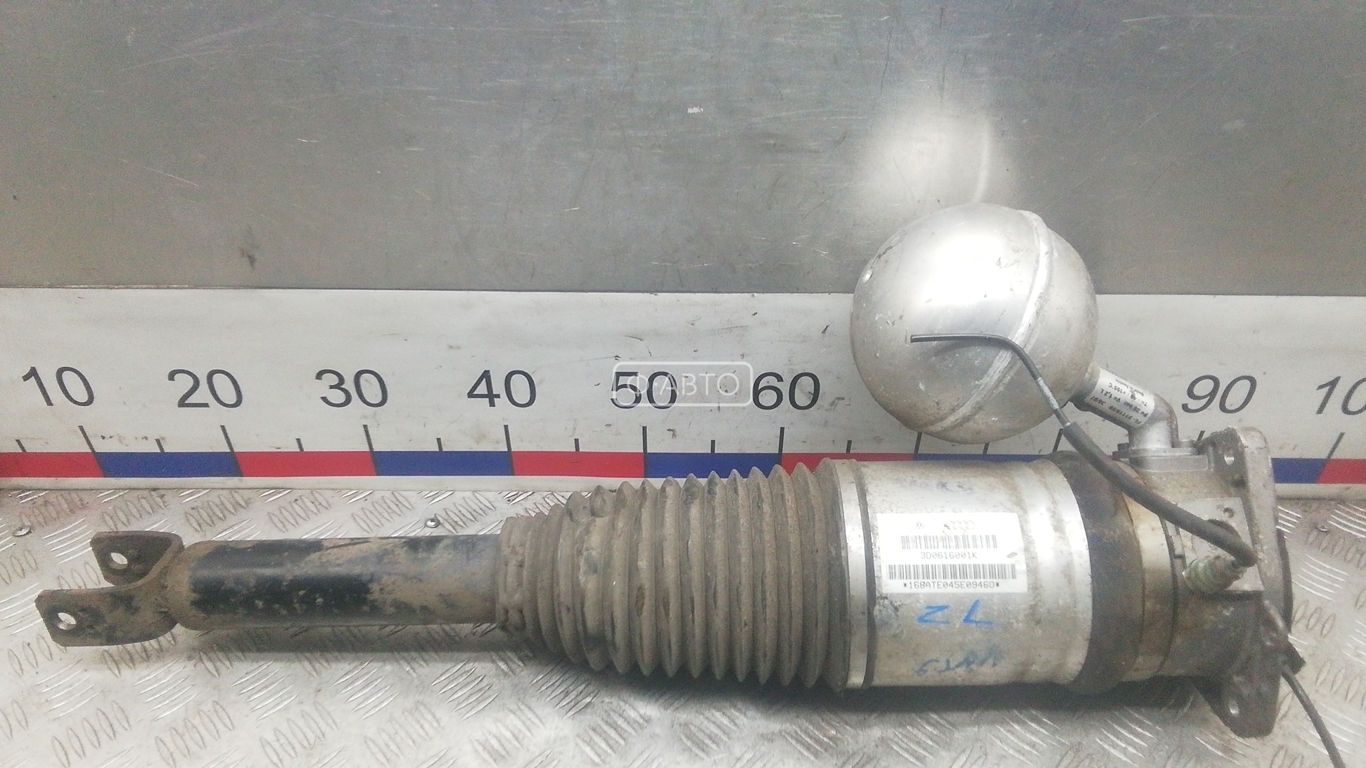 Стойка задняя левая