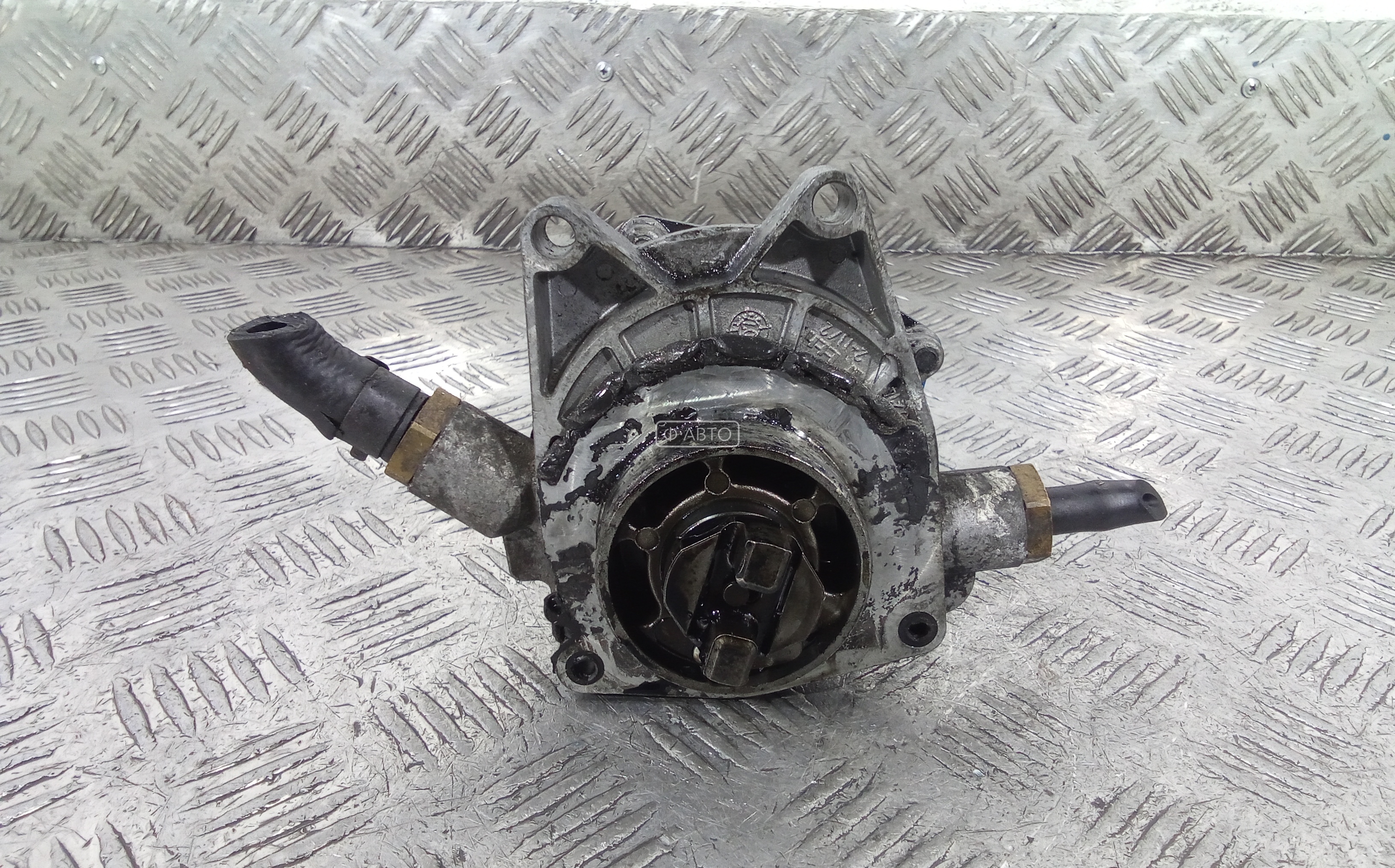 Насос вакуумный