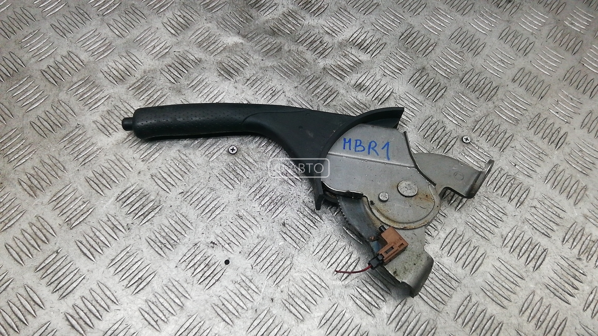 Рычаг ручного тормоза (ручник)