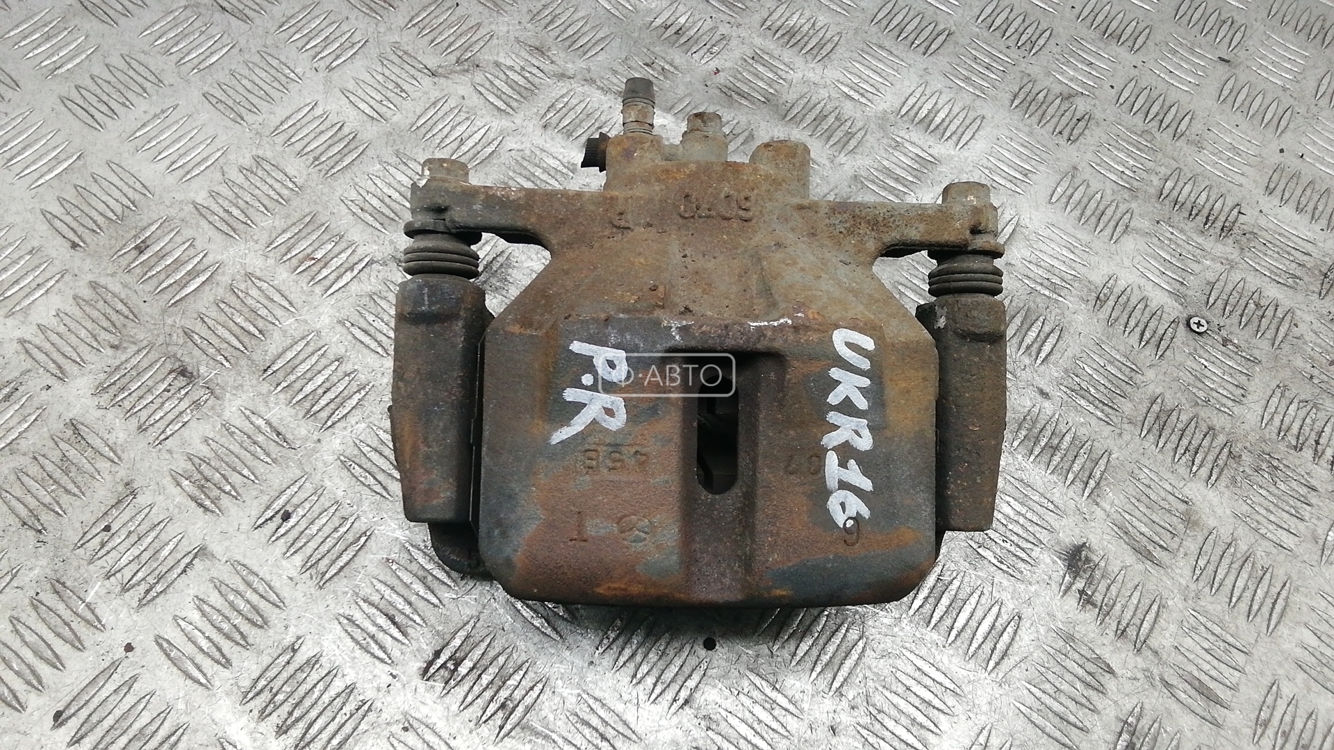 Суппорт тормозной передний правый