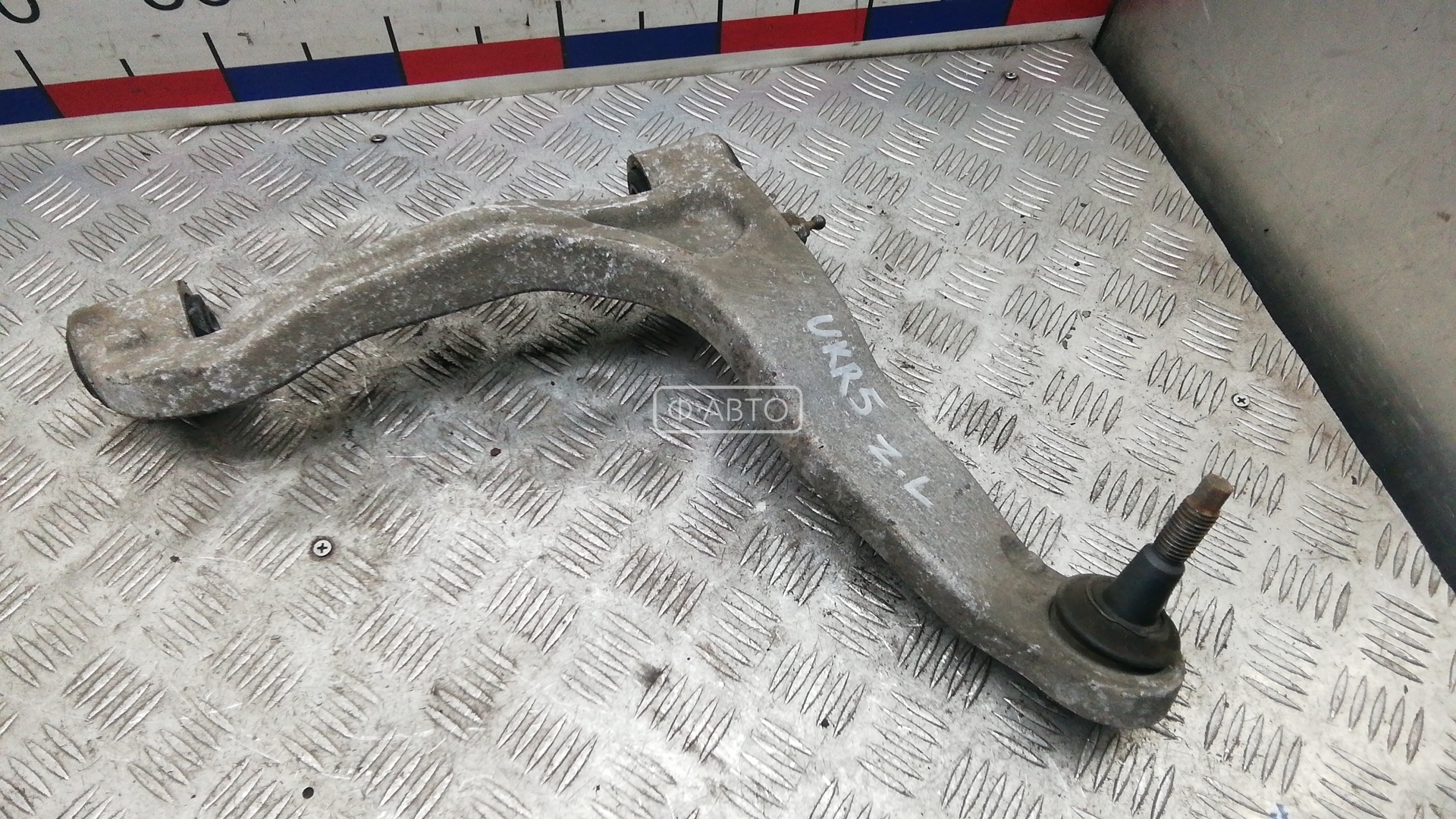 Рычаг задний