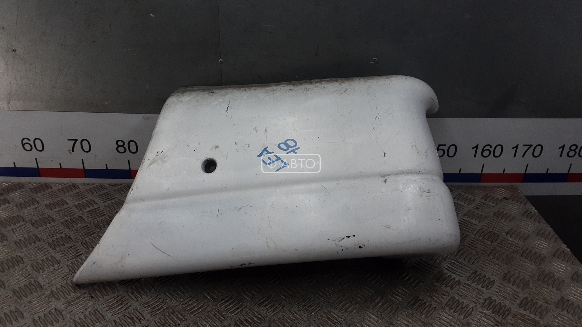 Клык бампера задний правый