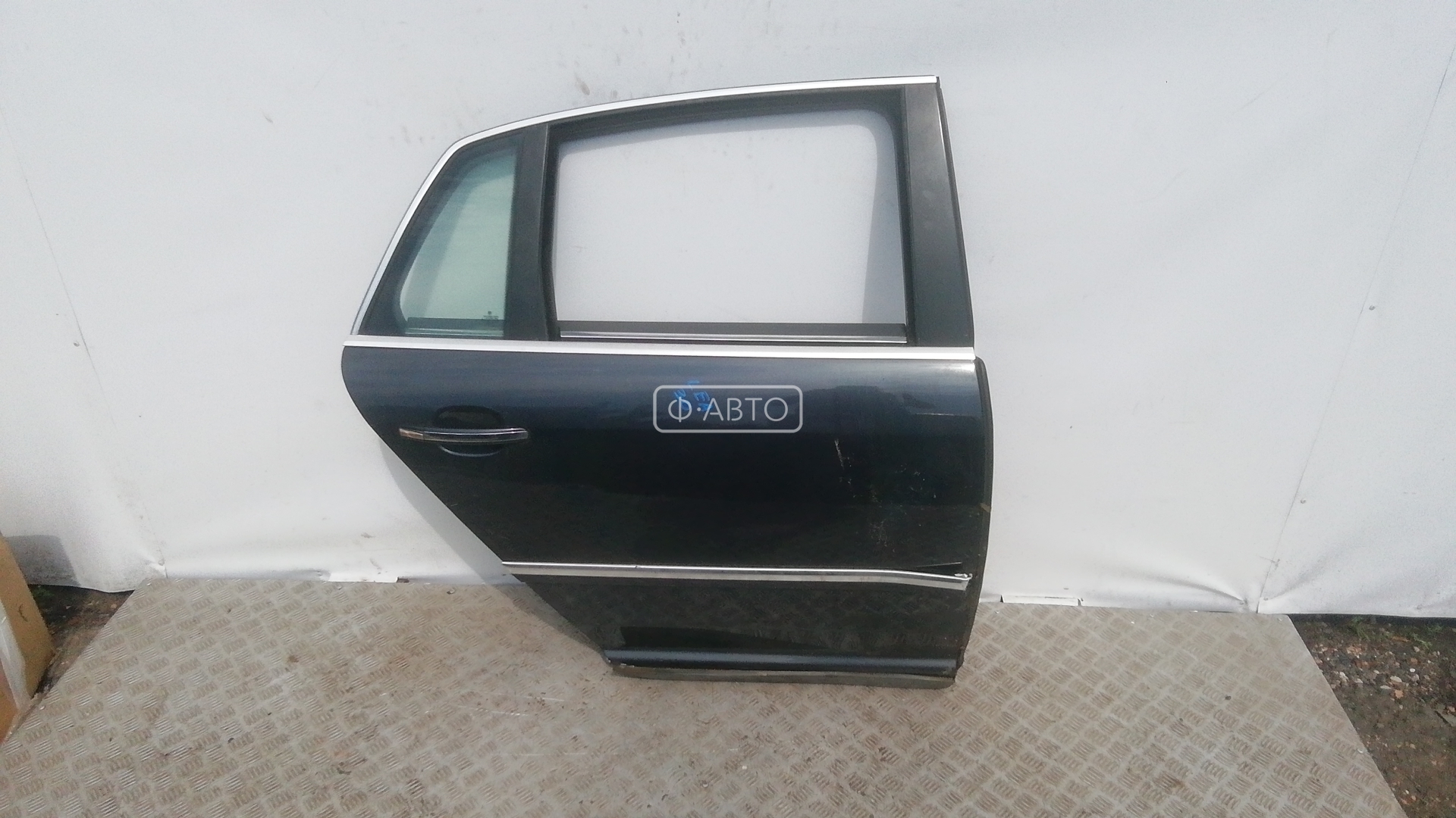 Дверь задняя правая