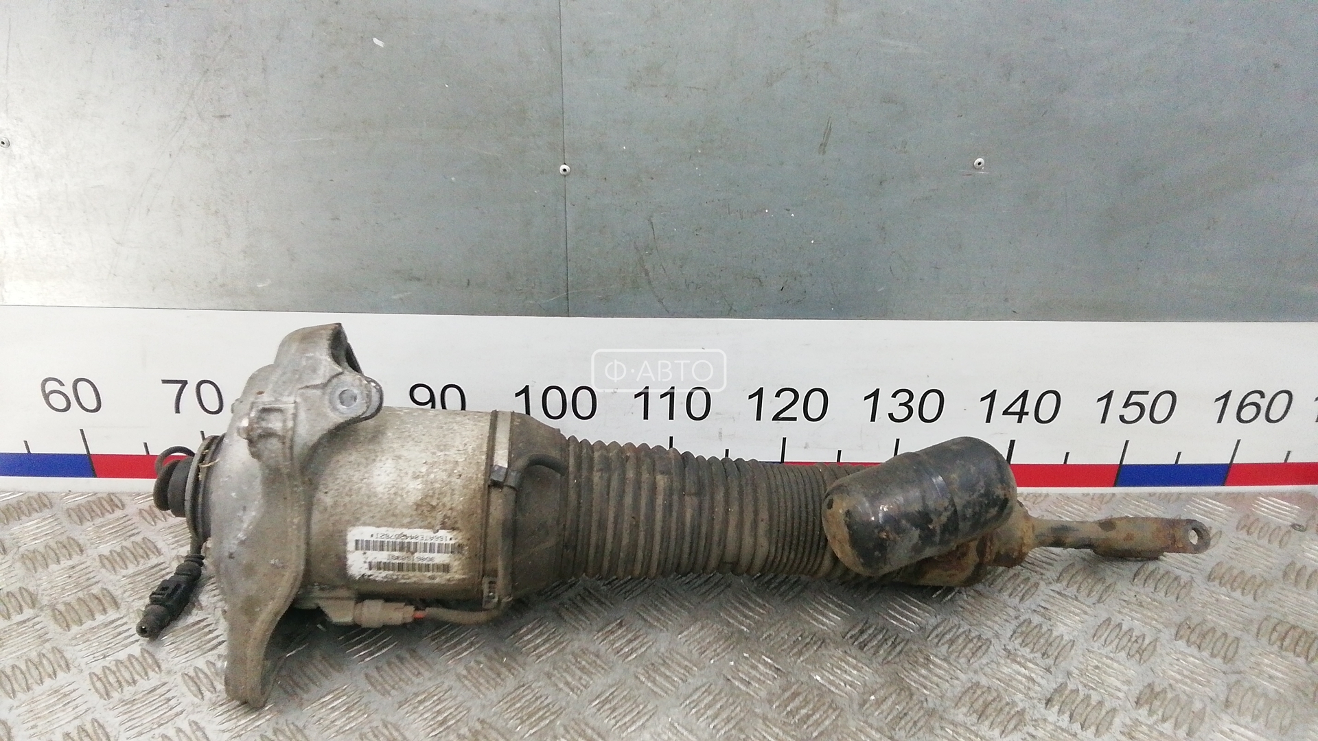 Стойка передняя левая