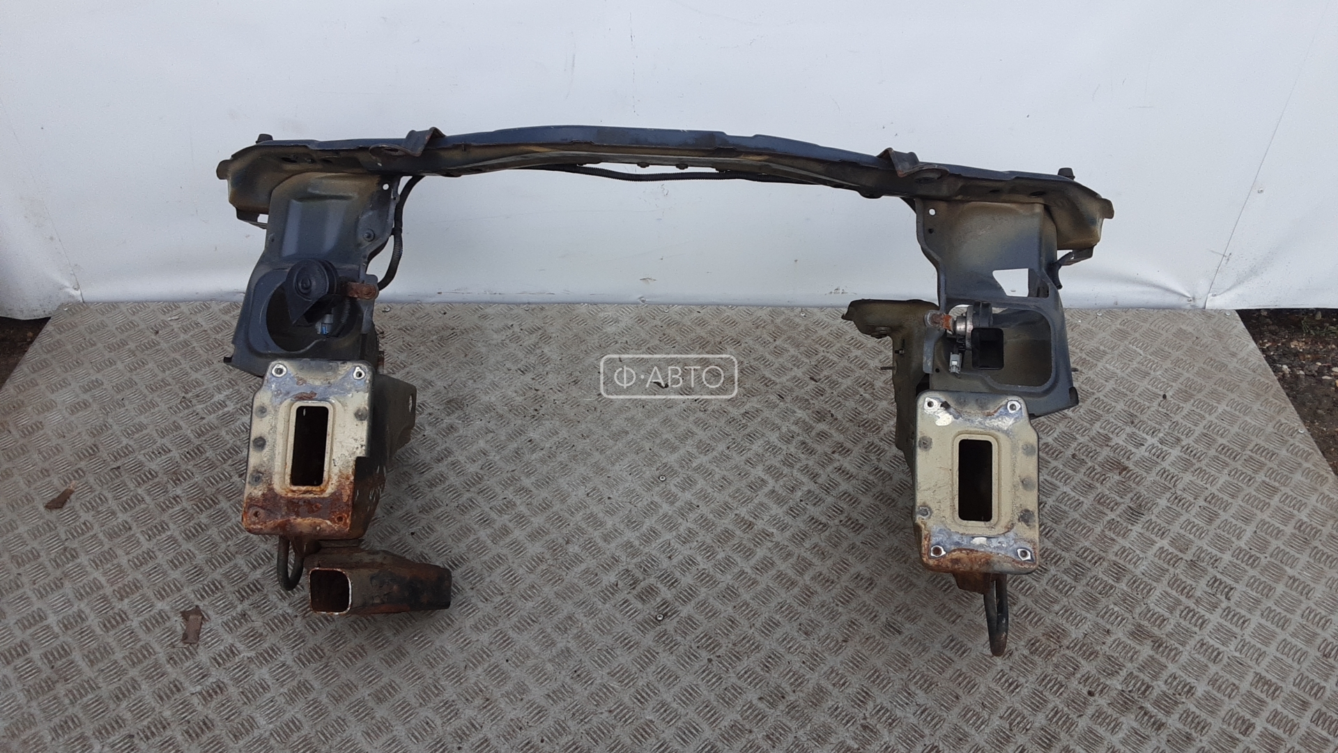 Передняя панель крепления облицовки (телевизор)