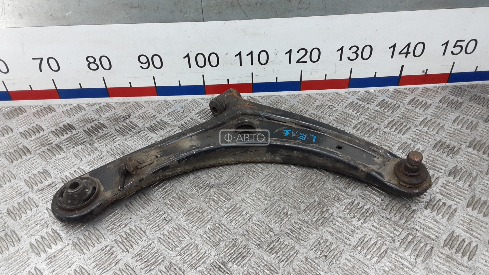 Рычаг передний нижний правый
