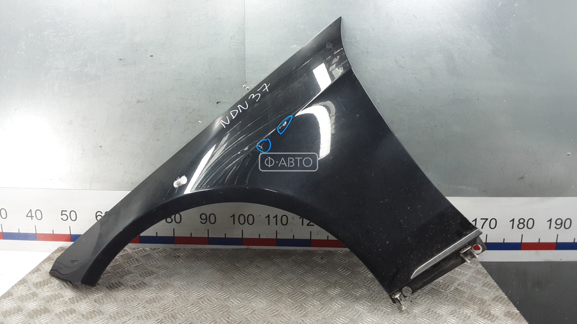 Крыло переднее левое