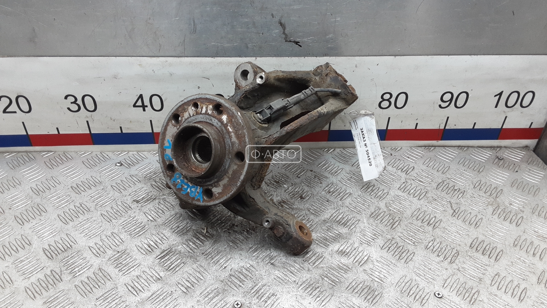 Ступица передняя левая