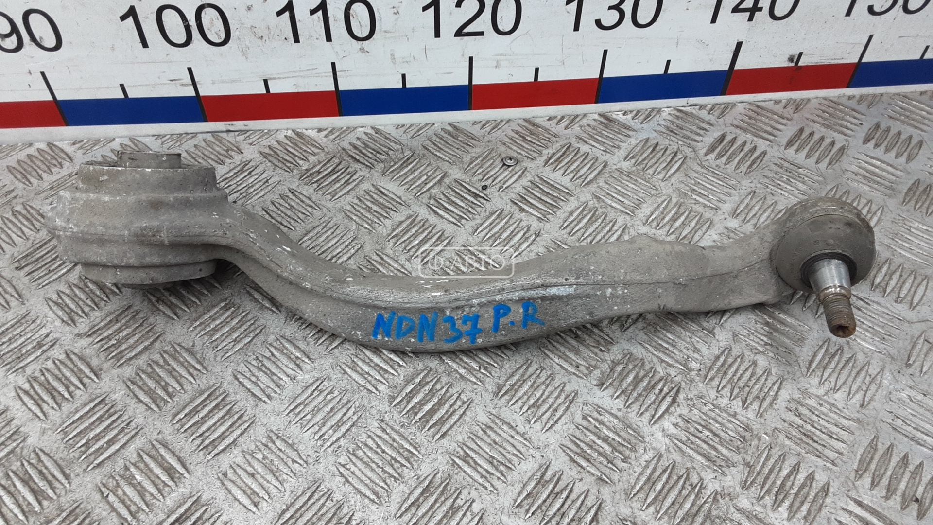Рычаг передний нижний правый