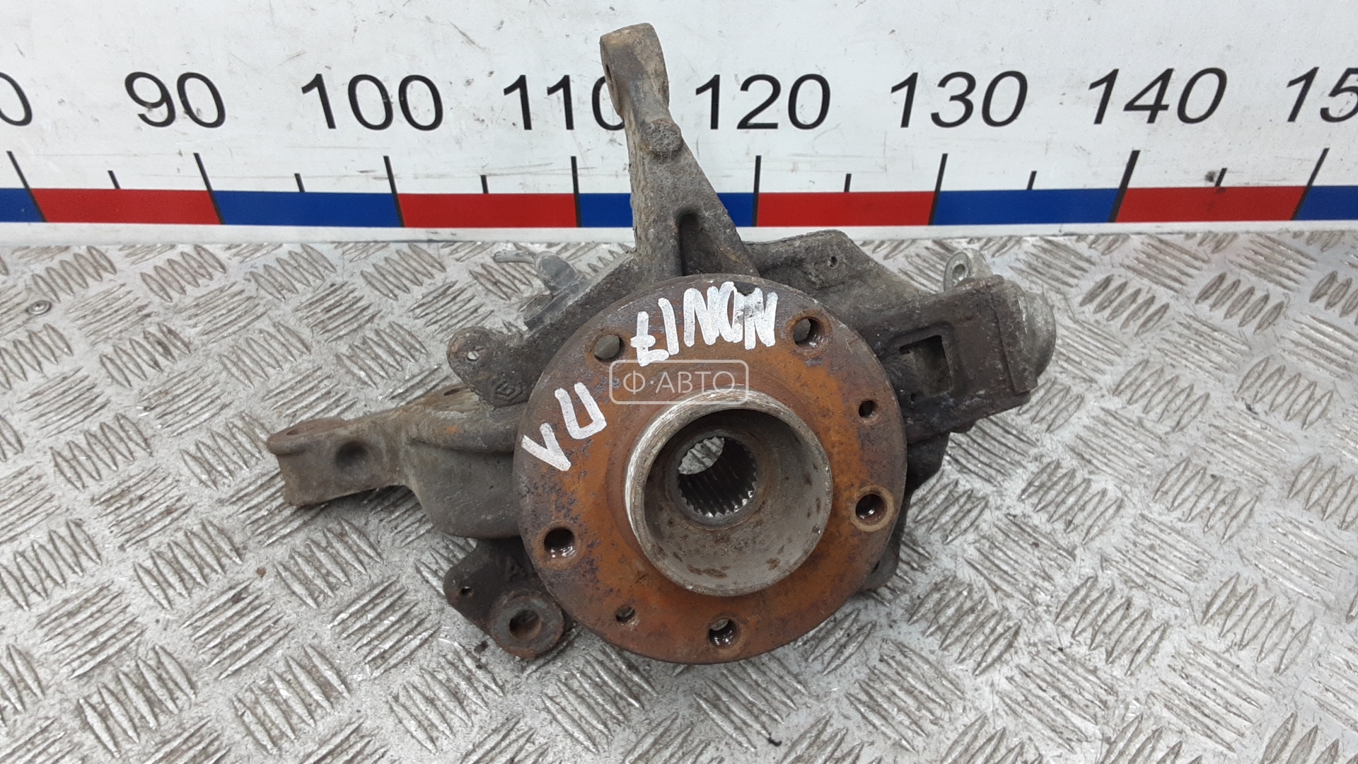 Ступица передняя левая