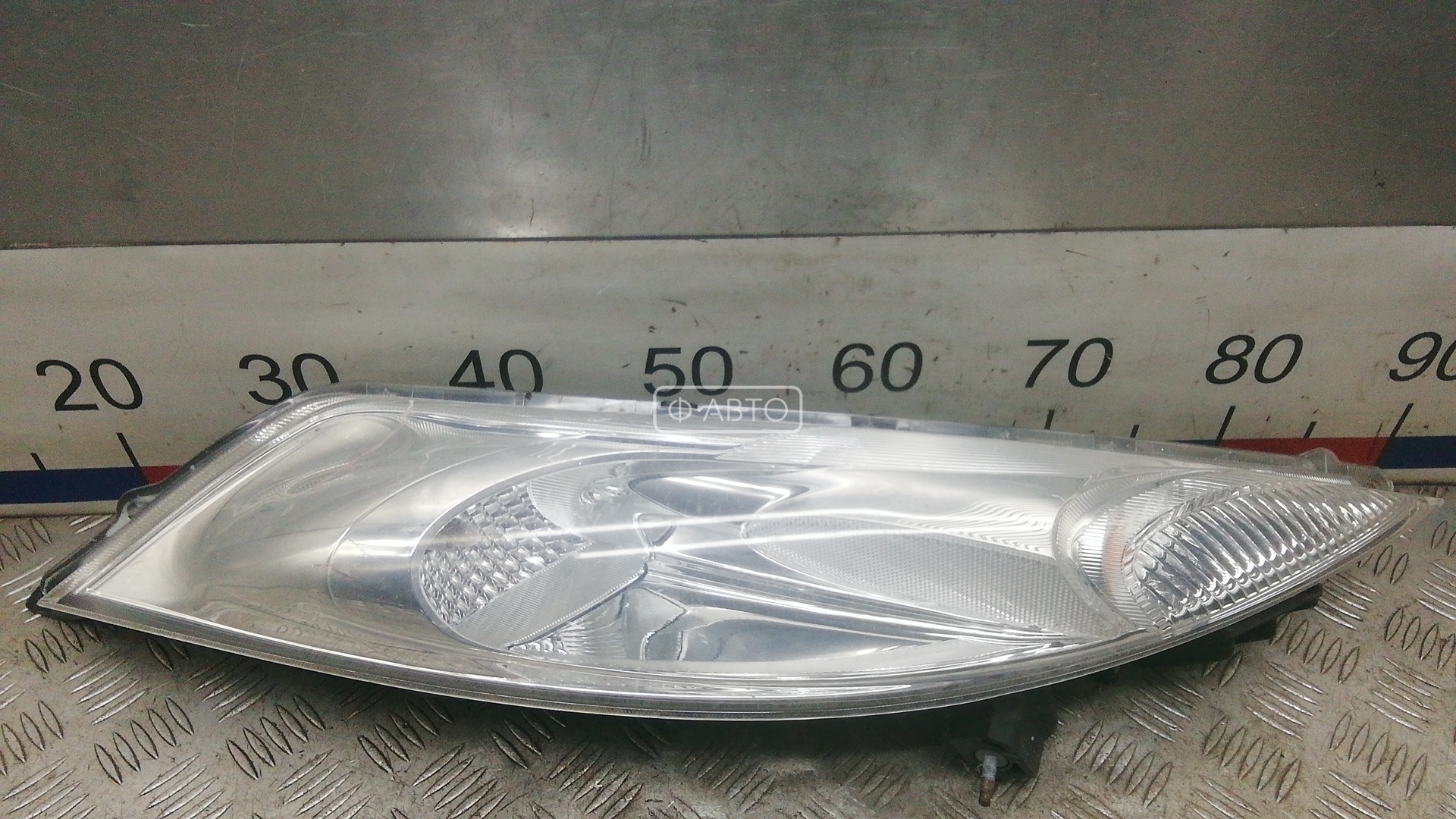 Фара левая