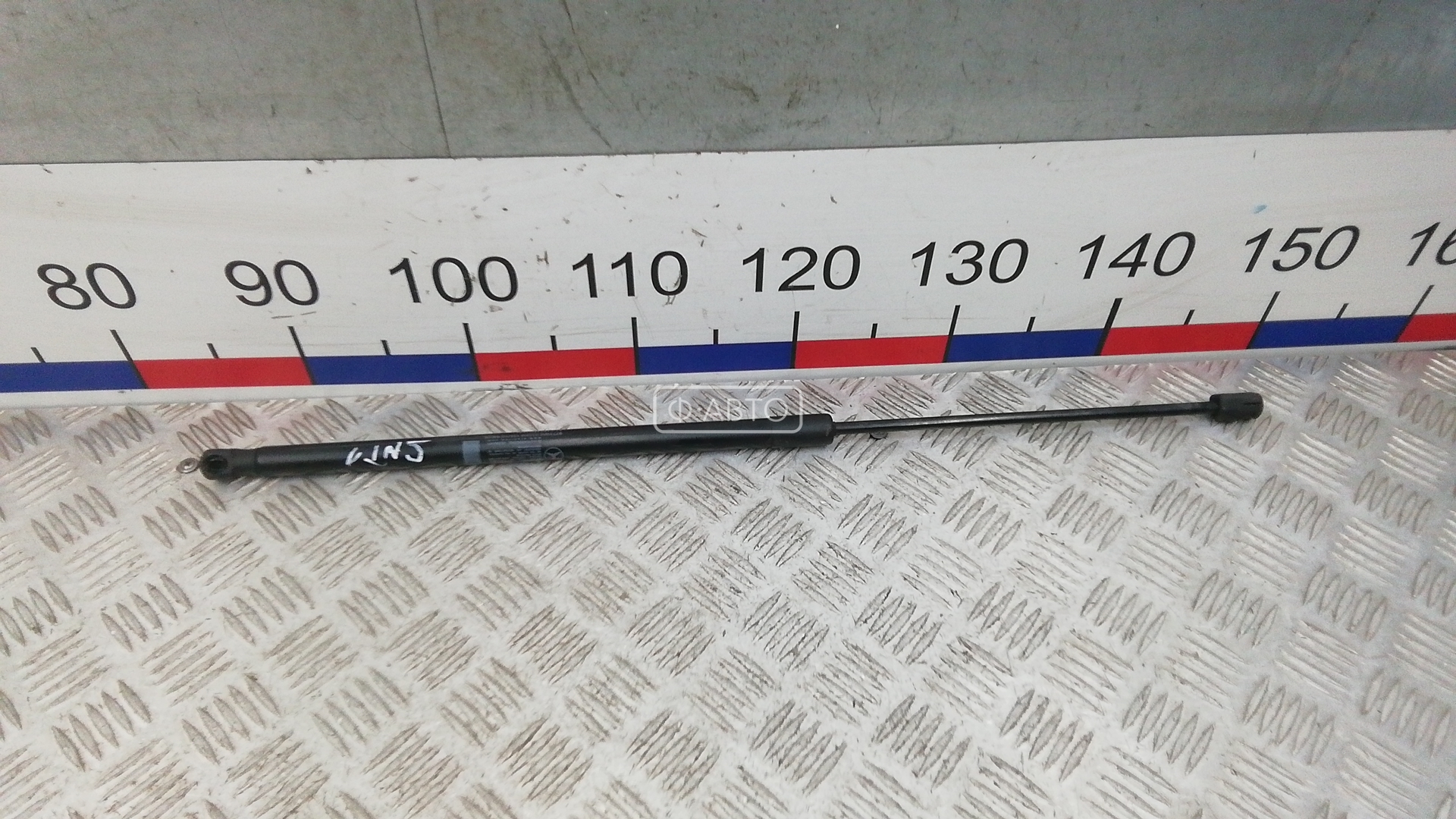 Амортизатор крышки багажника