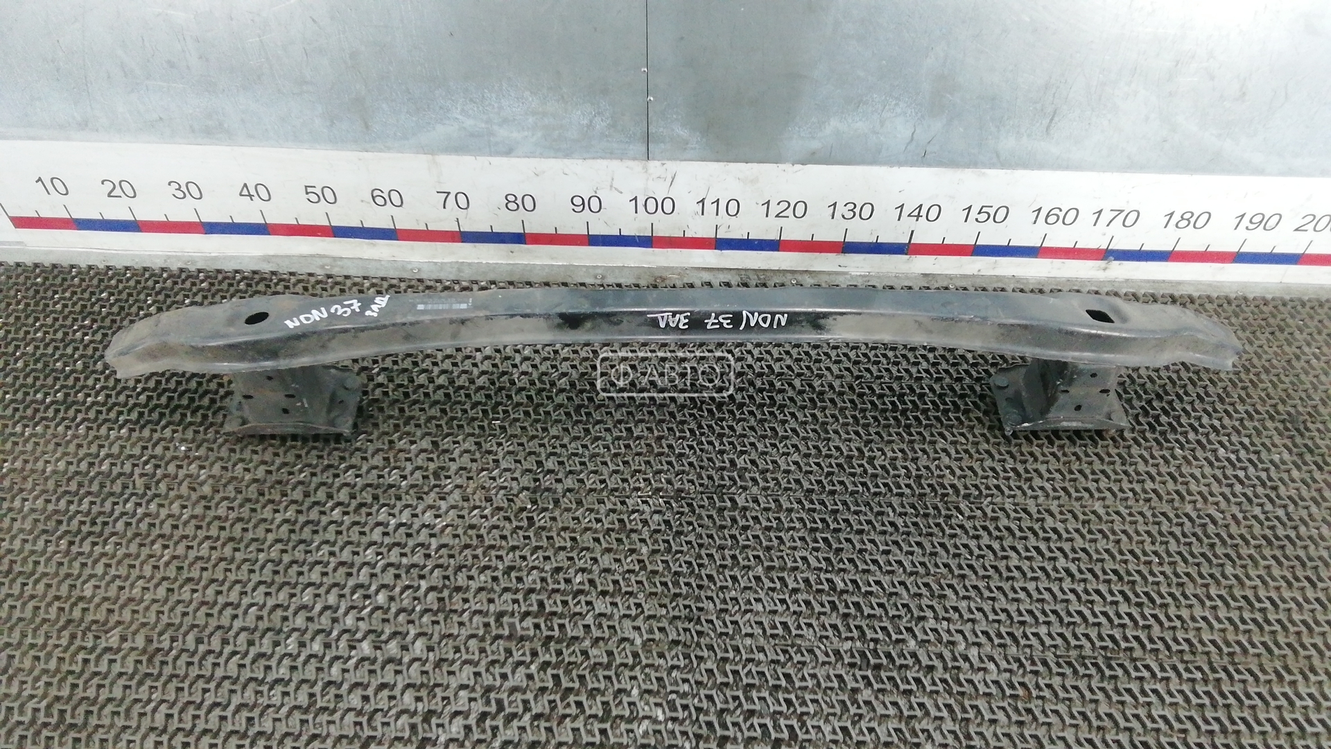 Усилитель бампера