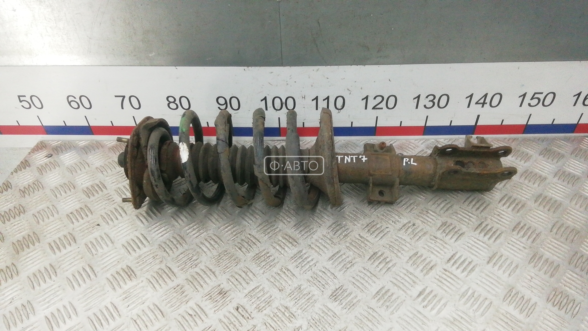 Стойка передняя левая