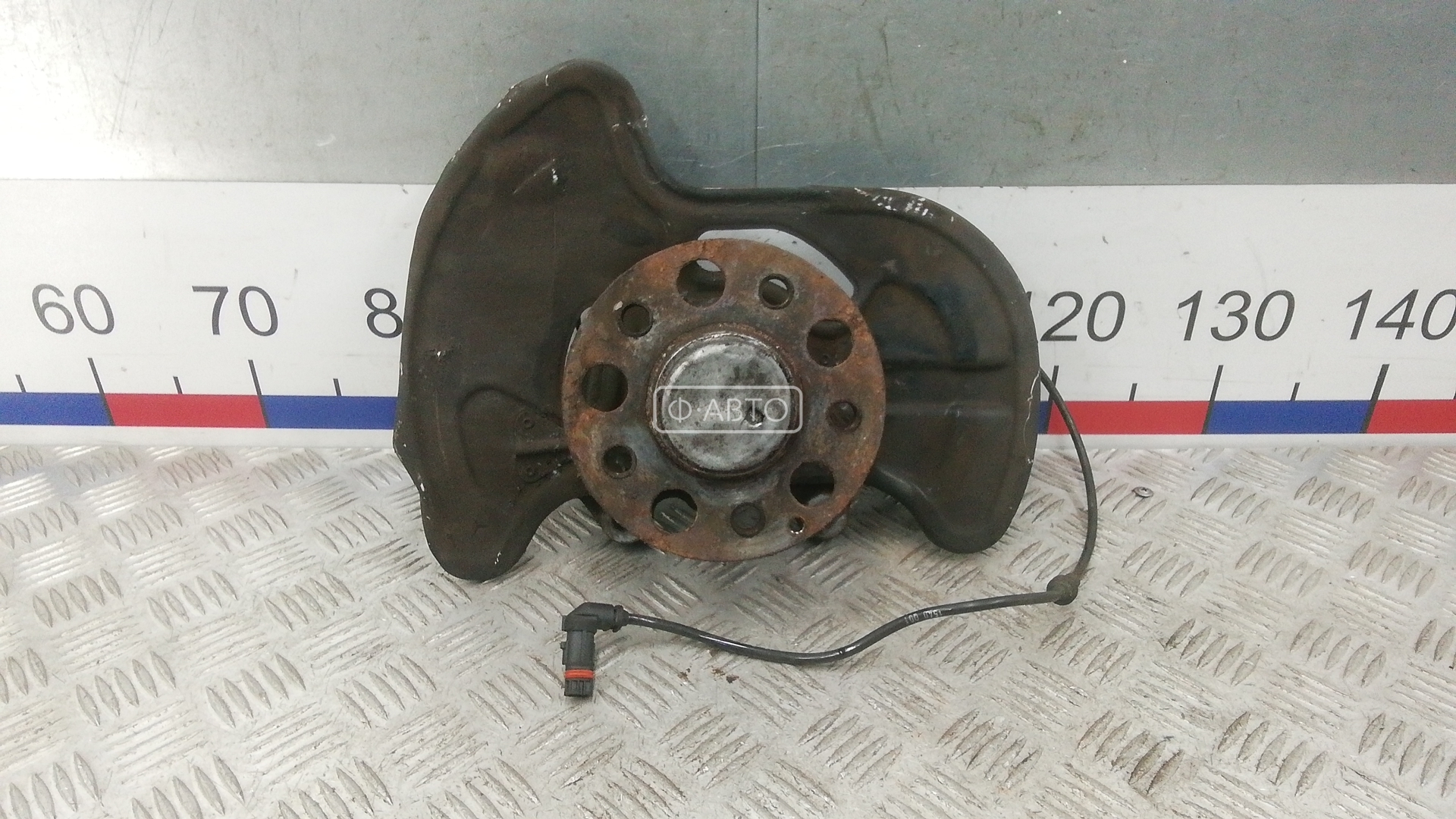 Ступица передняя левая