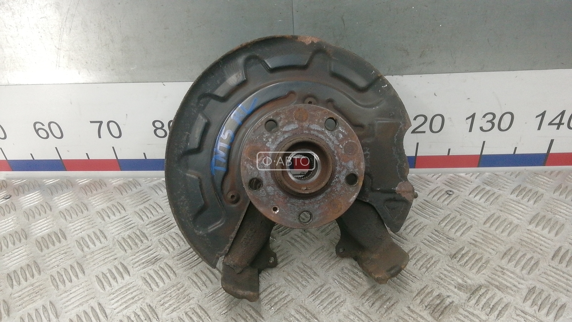 Ступица передняя левая