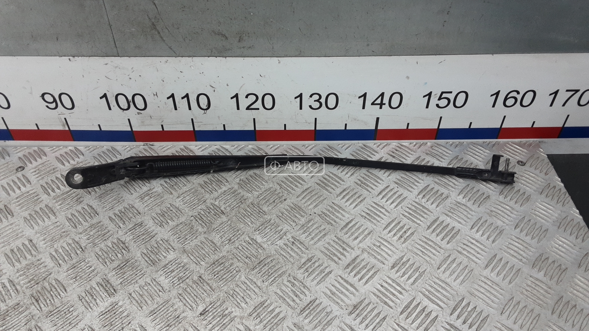 Щеткодержатель лобового стекла