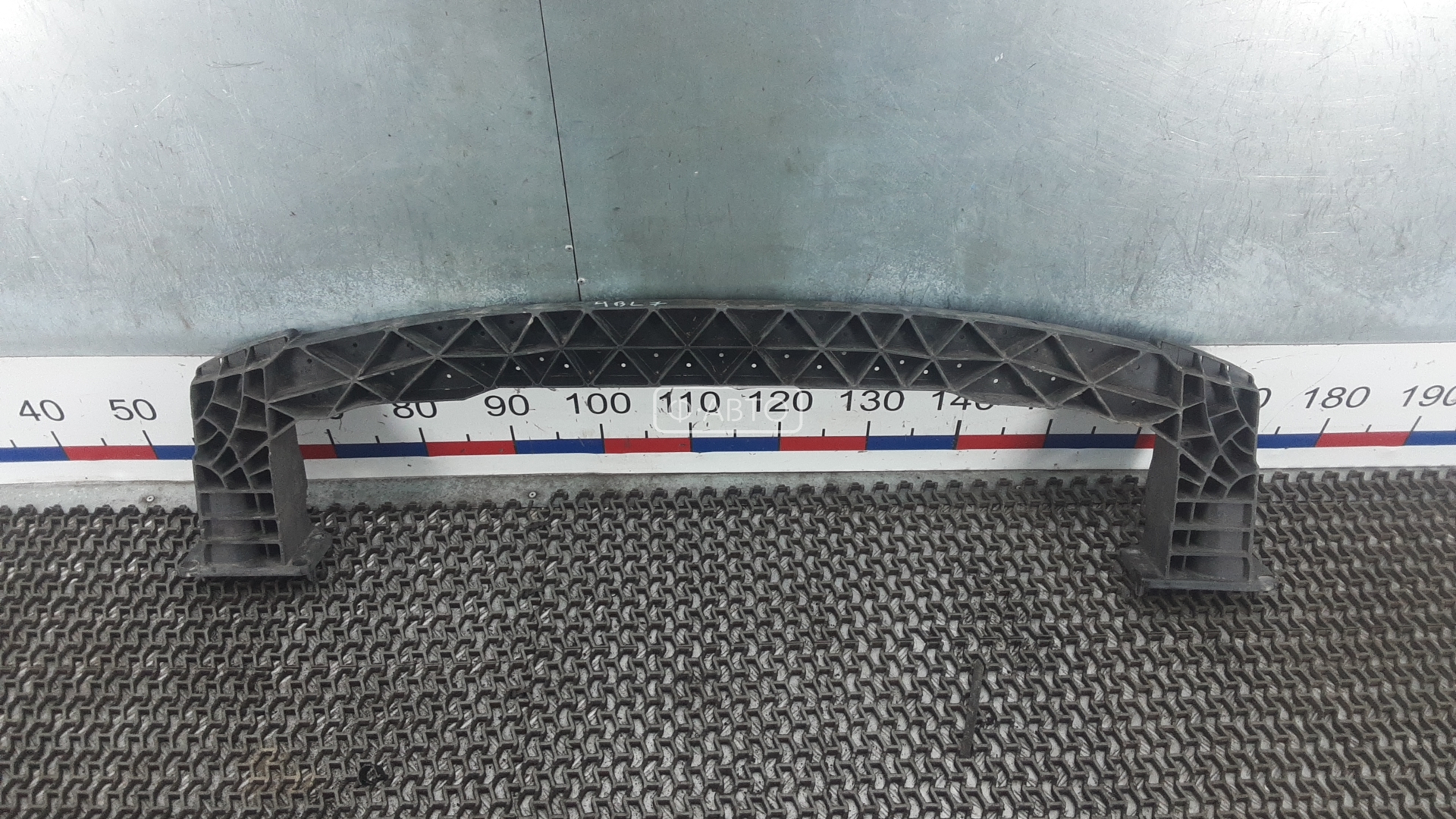 Усилитель бампера передний (кронштейн)