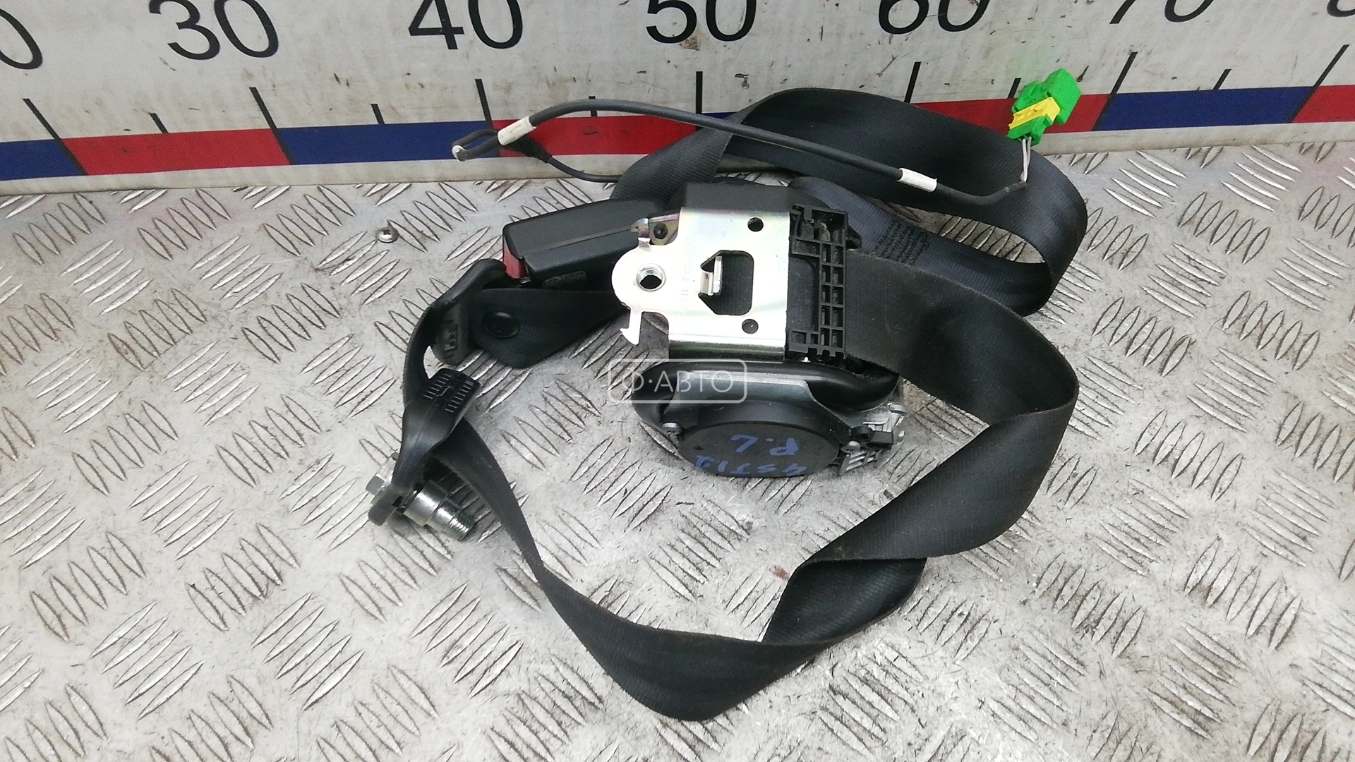 Ремень безопасности с пиропатроном сиденья переднего