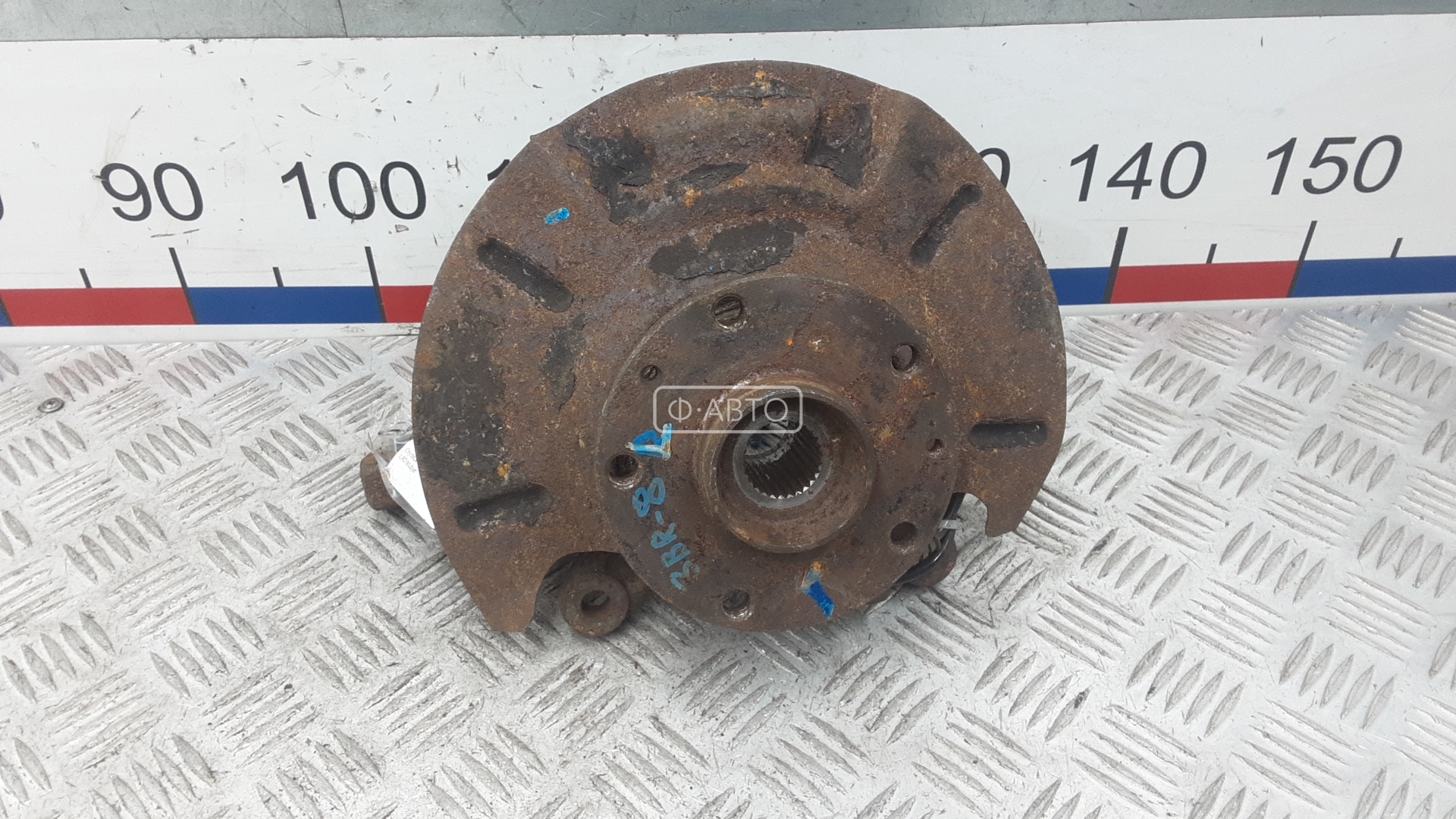 Ступица передняя левая