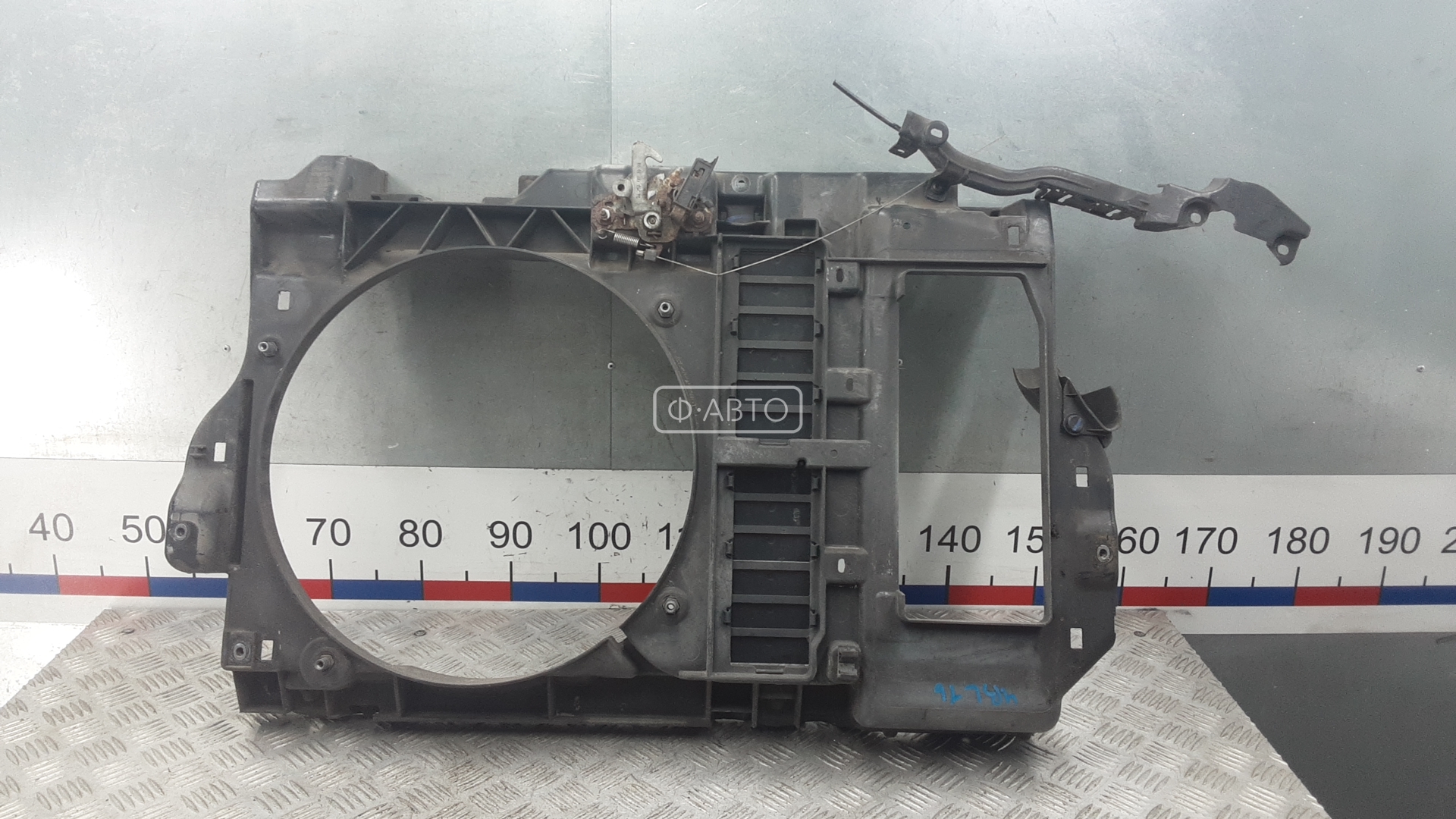 Передняя панель крепления облицовки (телевизор)