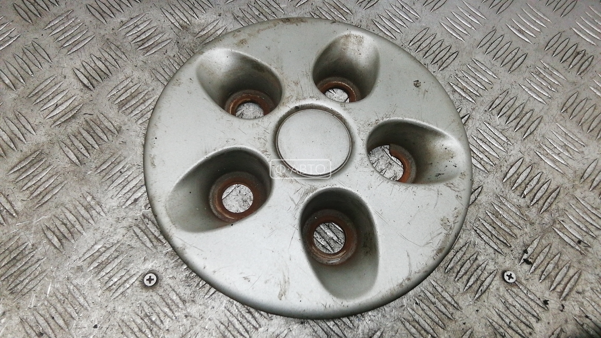 Колпак колесный