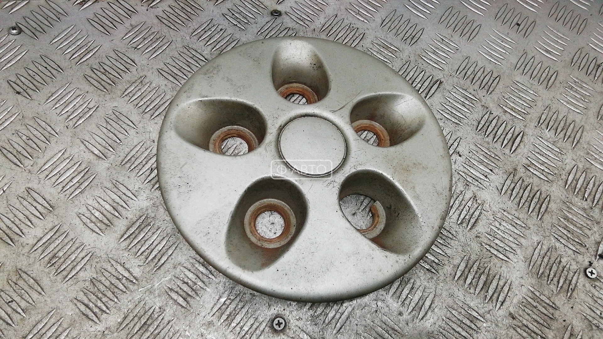 Колпак колесный