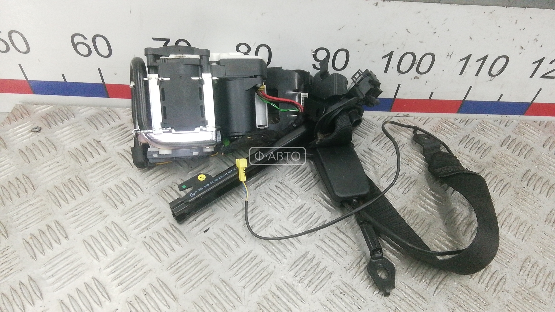 Ремень безопасности с пиропатроном сиденья переднего