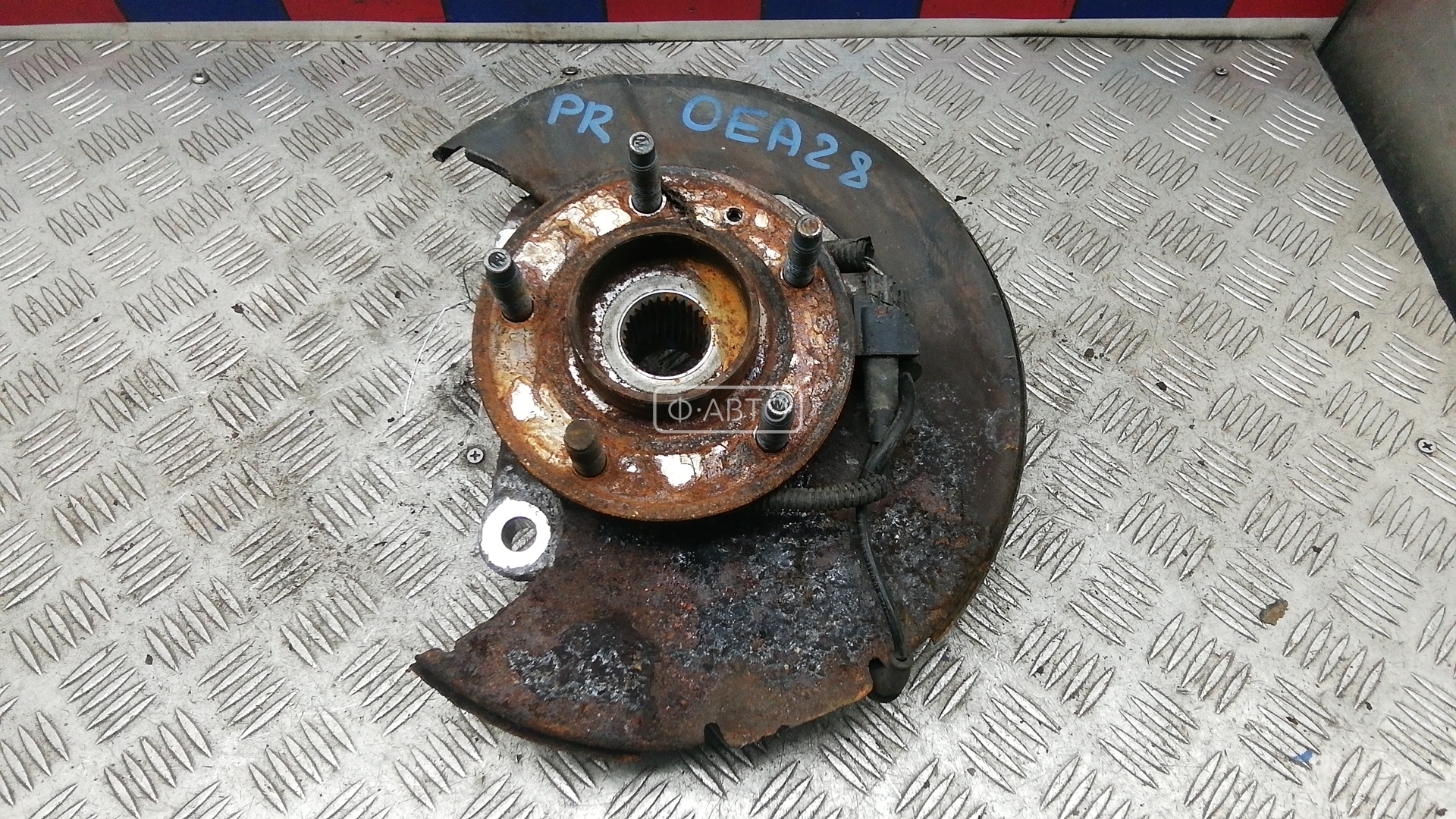 Ступица передняя левая