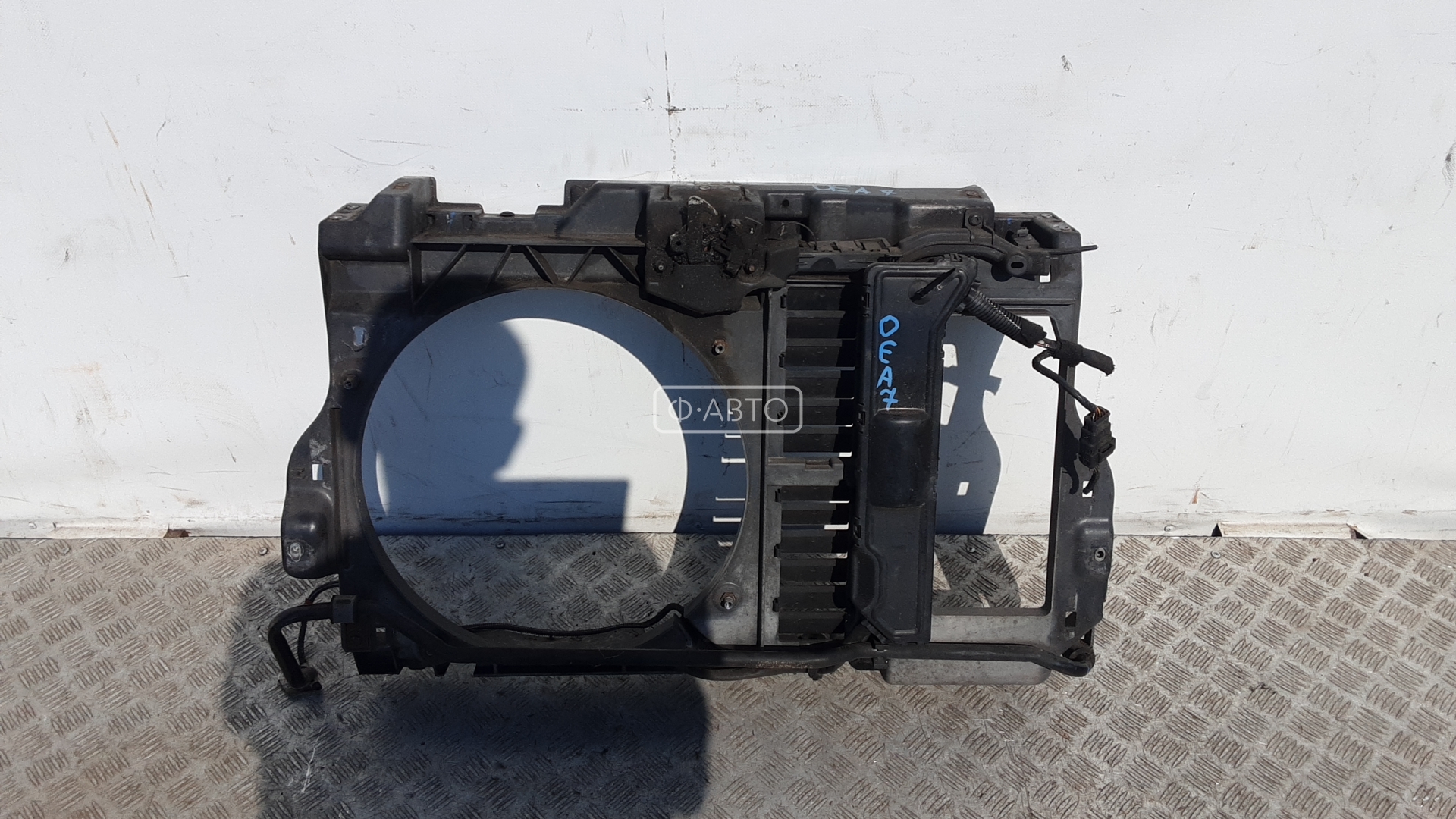 Передняя панель крепления облицовки (телевизор)