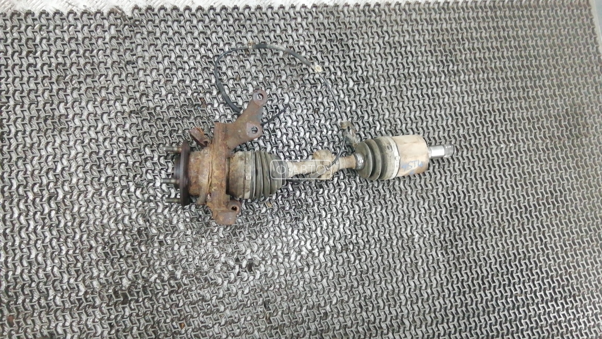 Ступица передняя левая