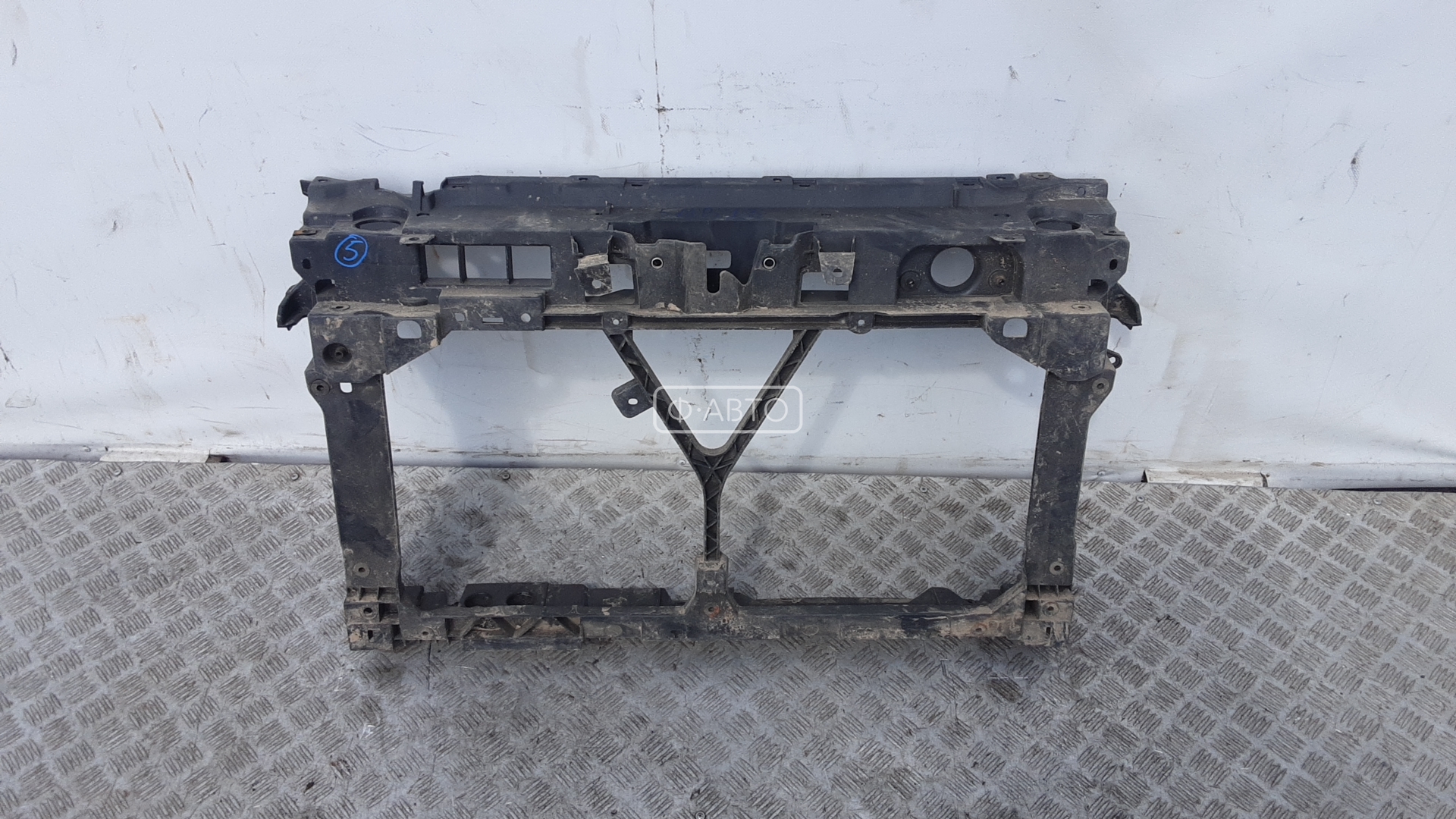 Передняя панель крепления облицовки (телевизор)