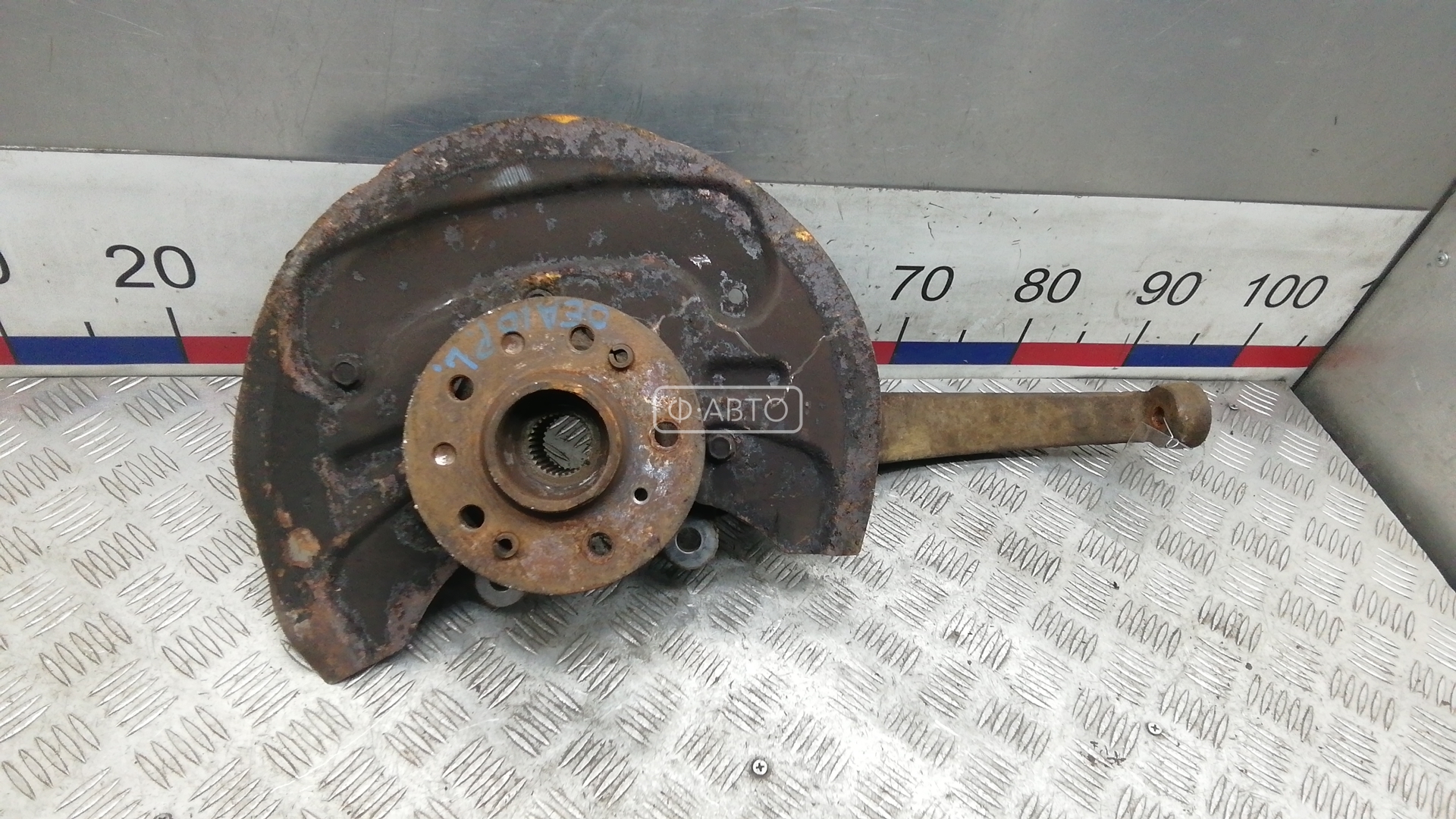 Ступица передняя левая